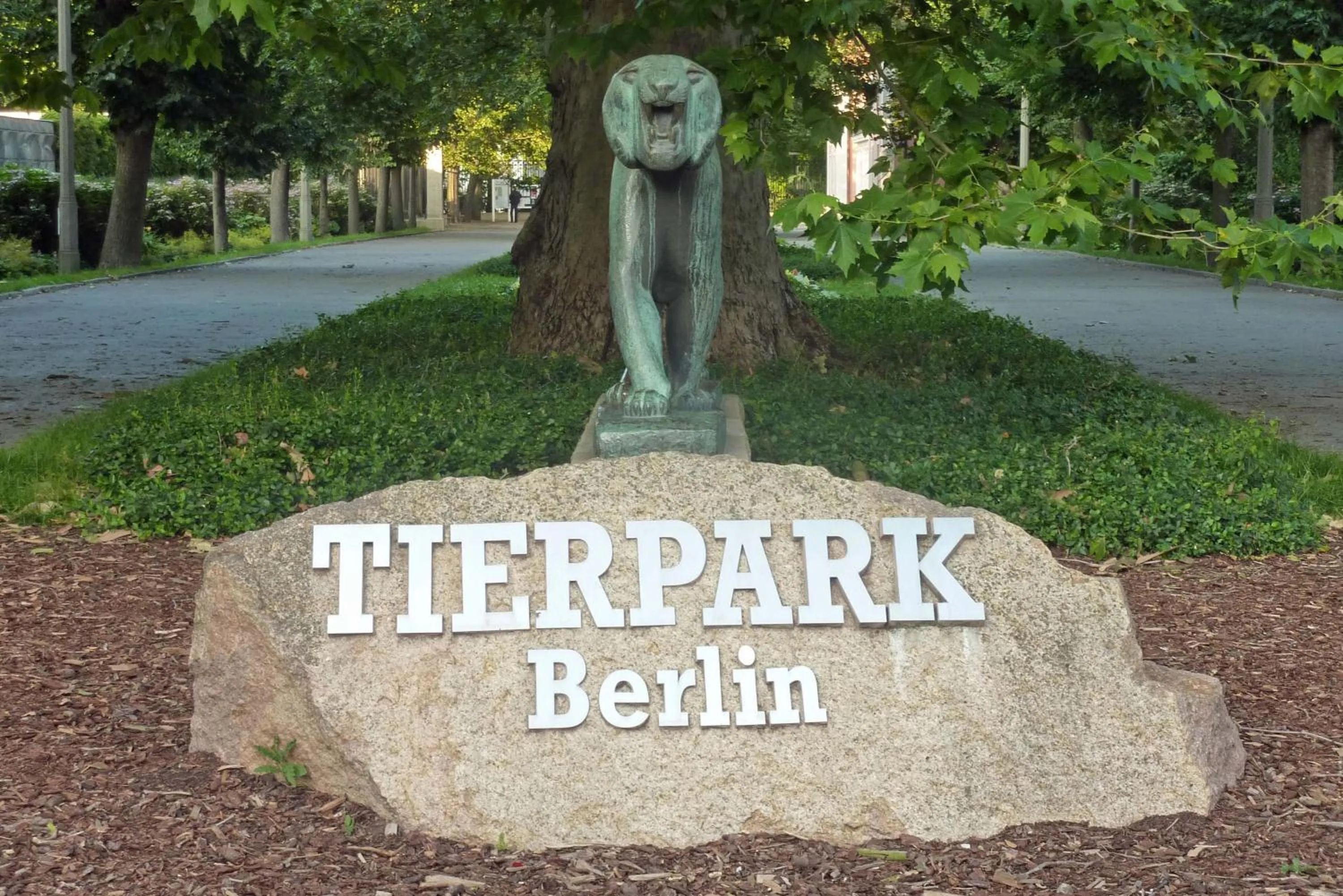 Nearby landmark in Botschaft