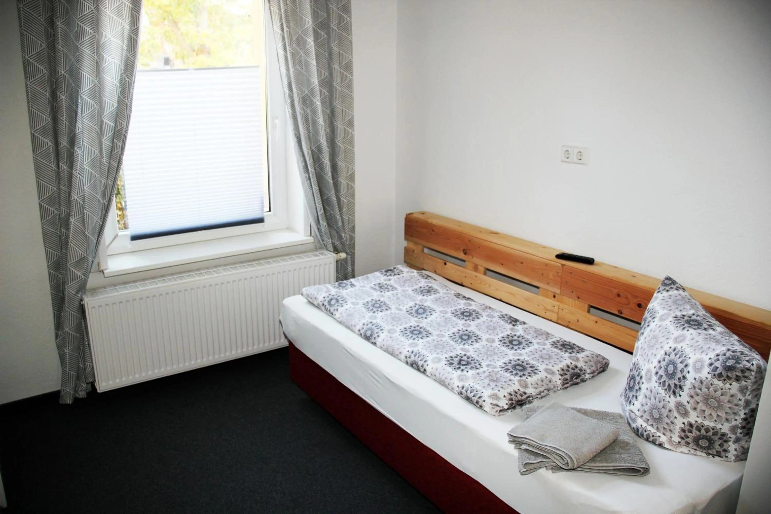 Decorative detail, Bed in Botschaft