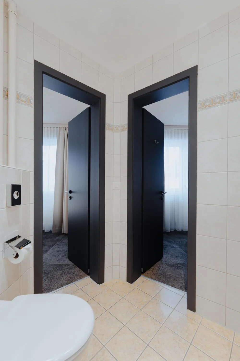 Toilet in Hotel Central Wolter - Grindelwald