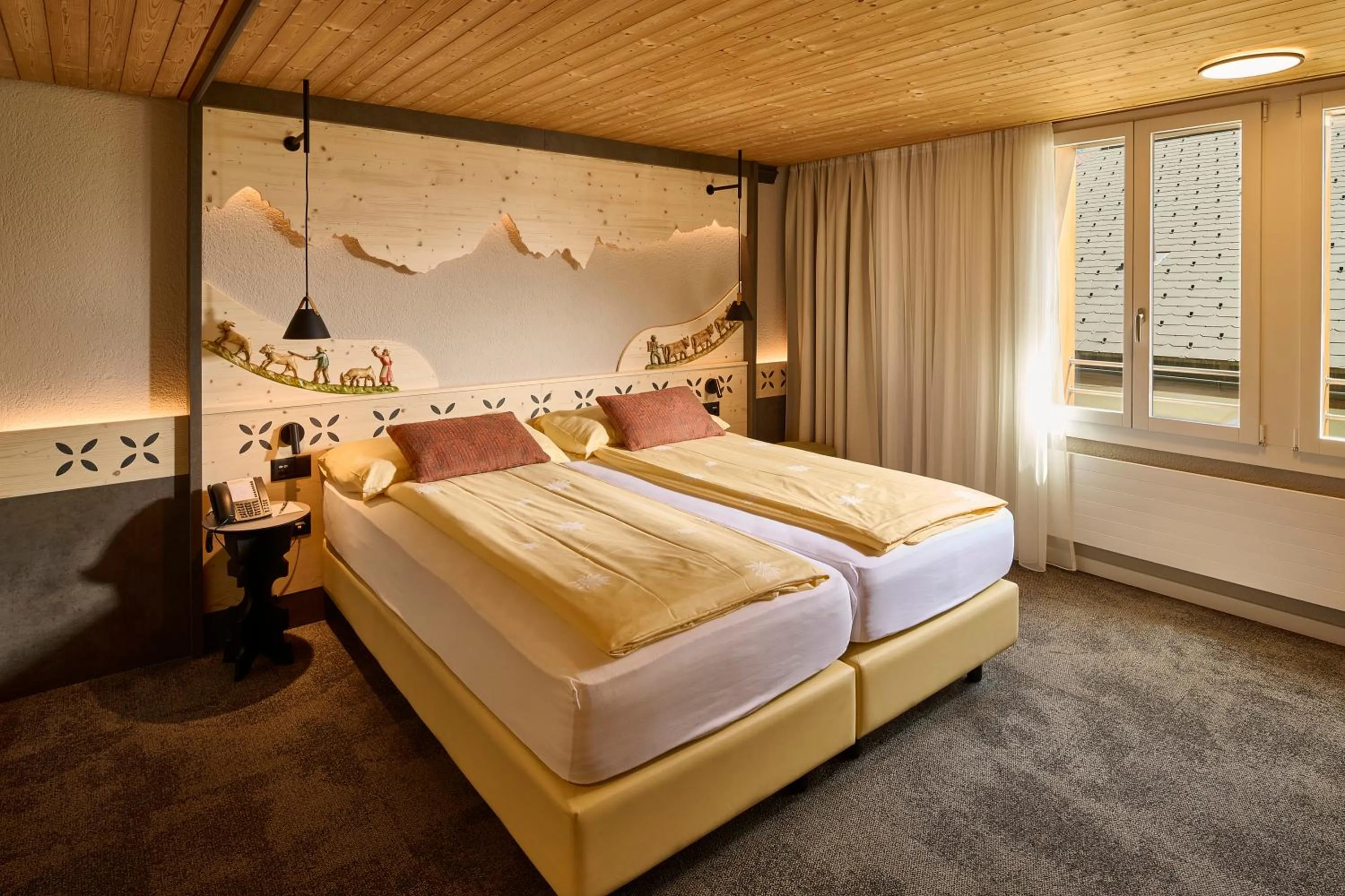 Photo of the whole room, Bed in Hotel Central Wolter - Grindelwald