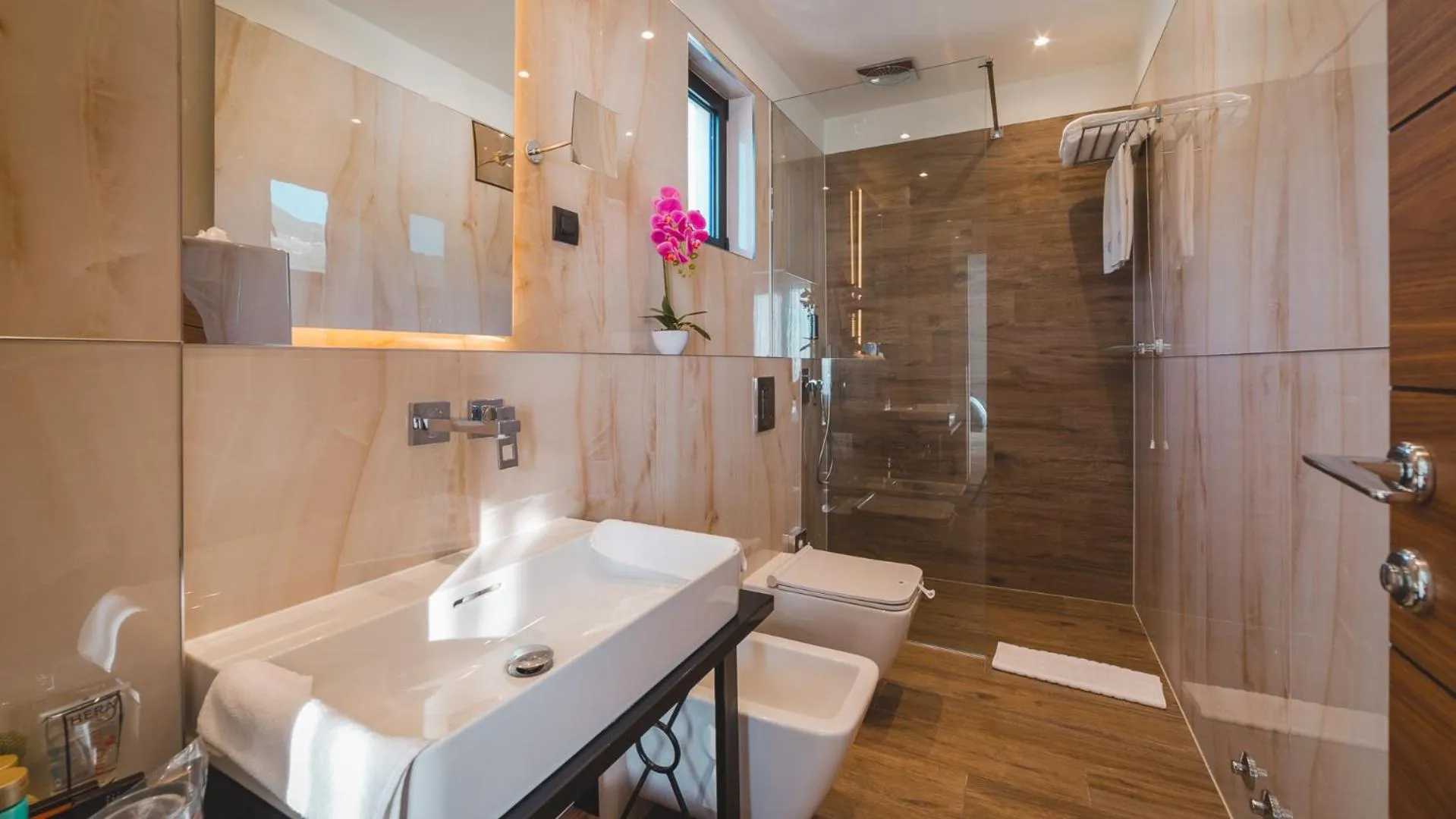 Bathroom in Kalamper Hotel & Spa