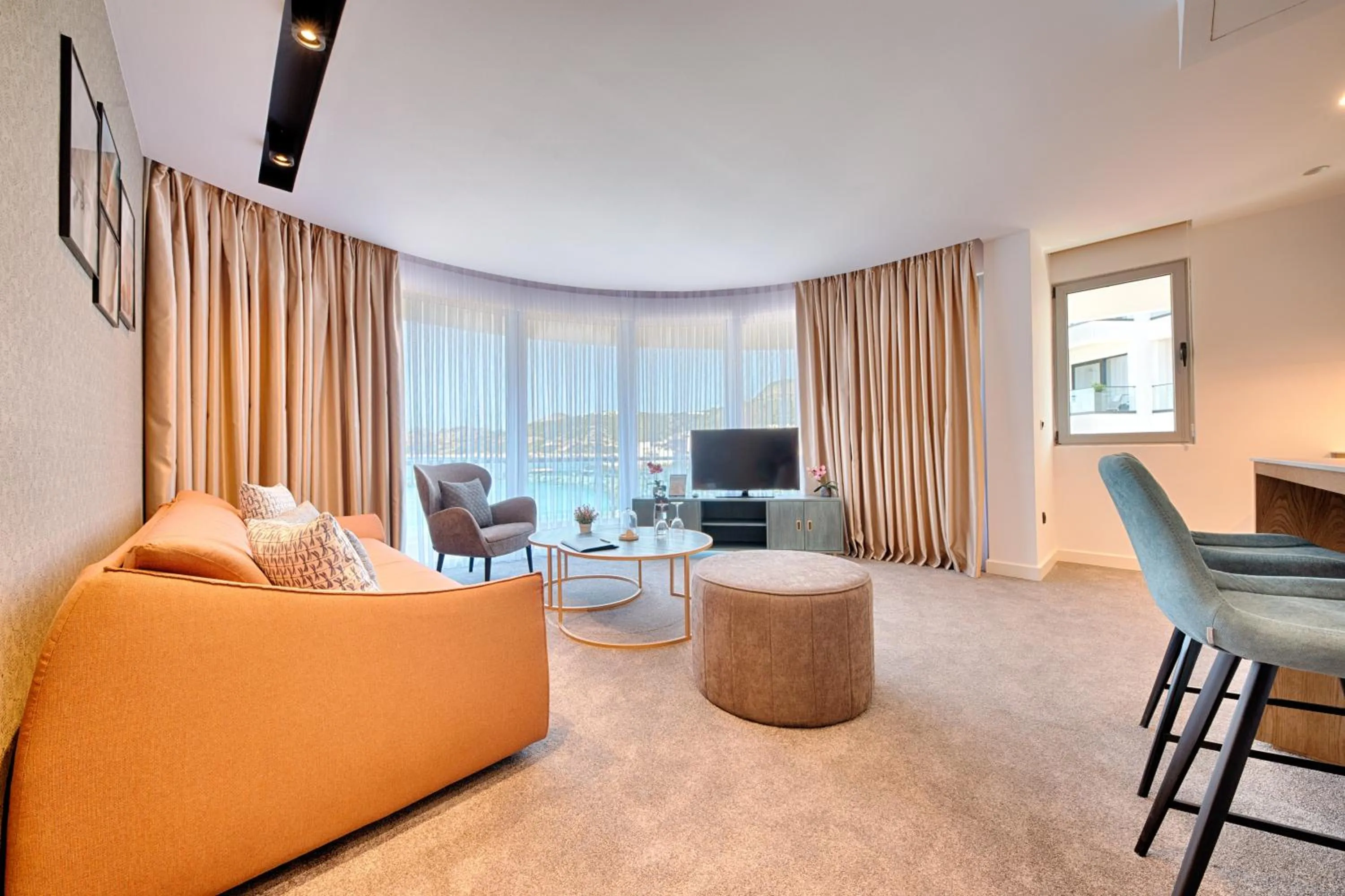 TV and multimedia in Kalamper Hotel & Spa