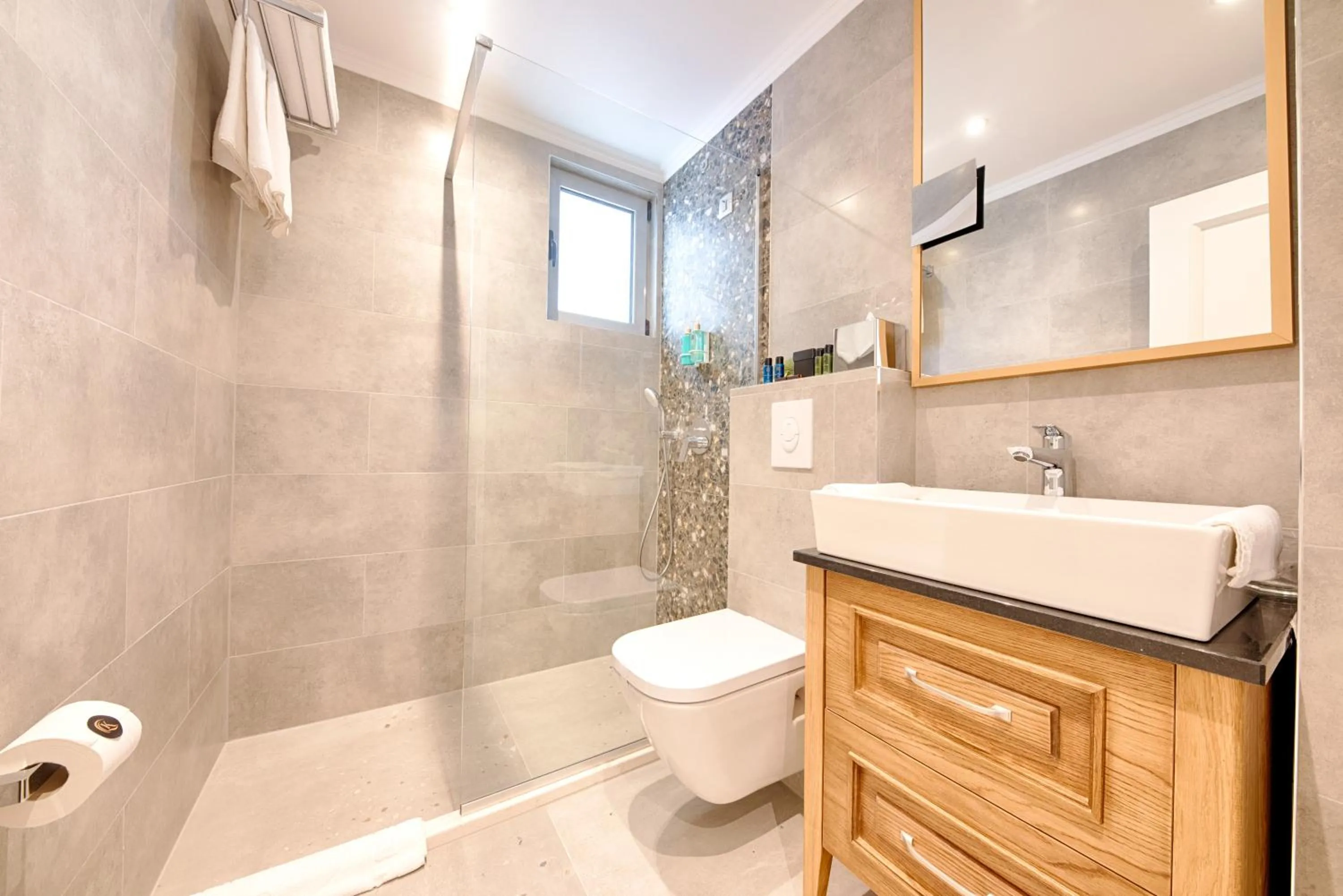 Shower in Kalamper Hotel & Spa