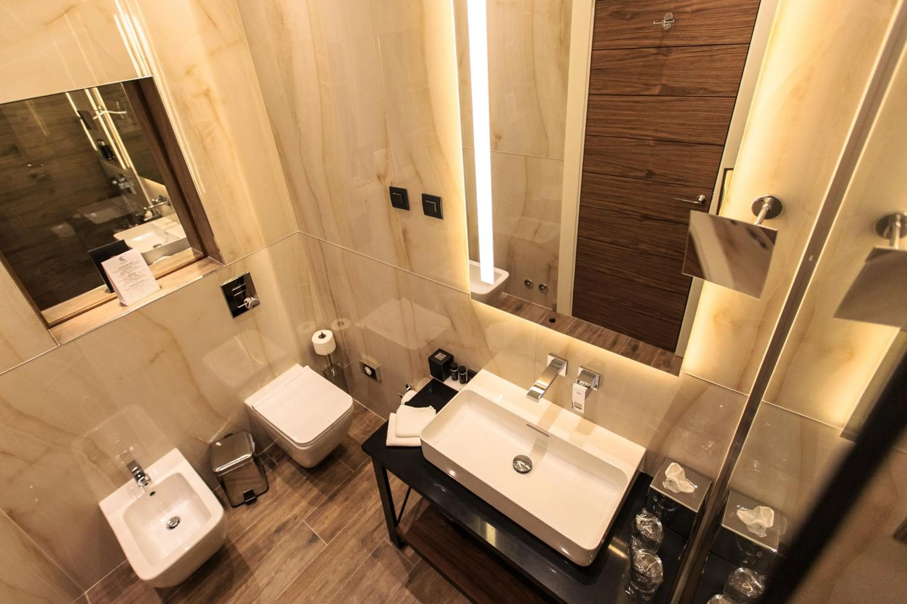 Shower in Kalamper Hotel & Spa