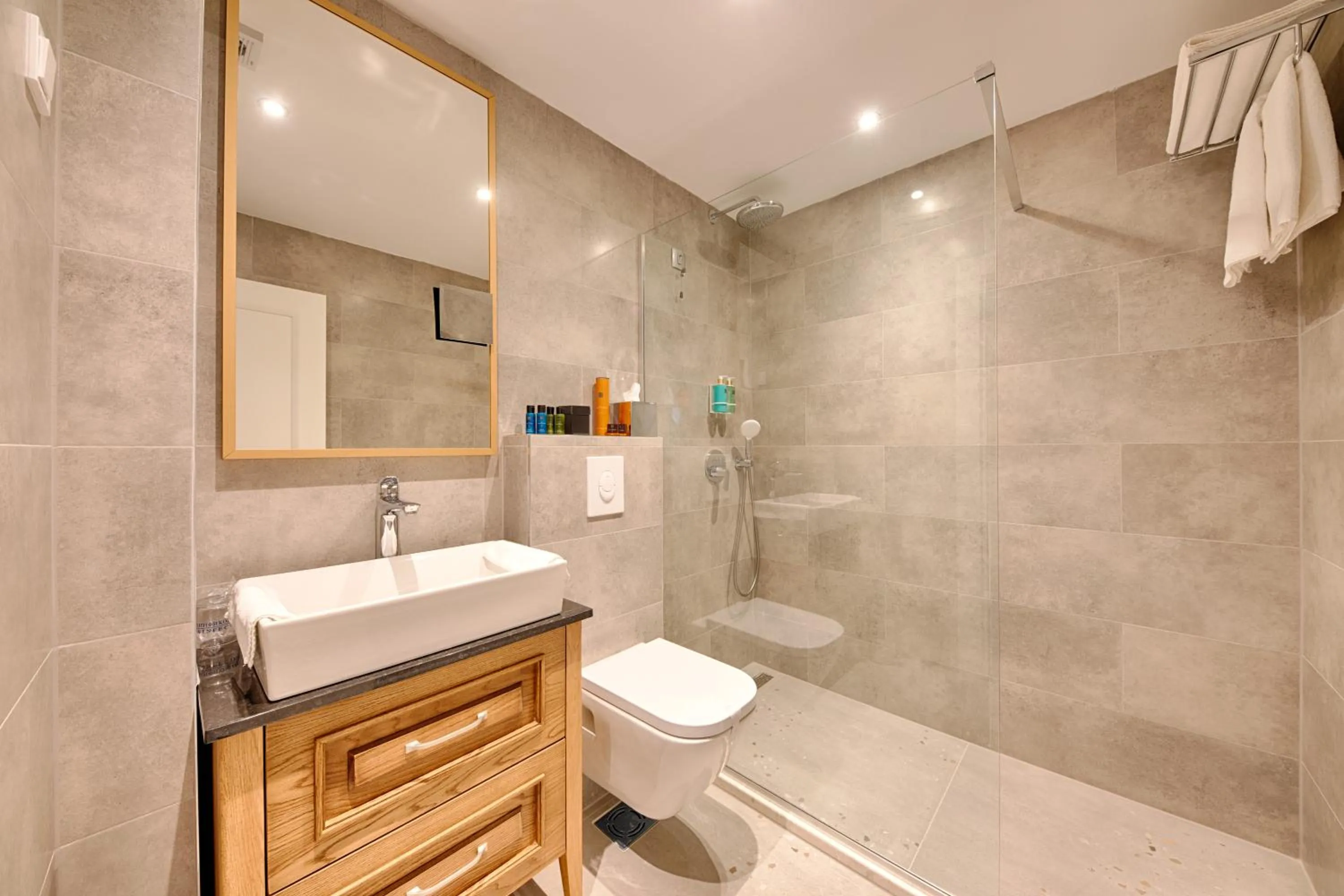 Shower in Kalamper Hotel & Spa