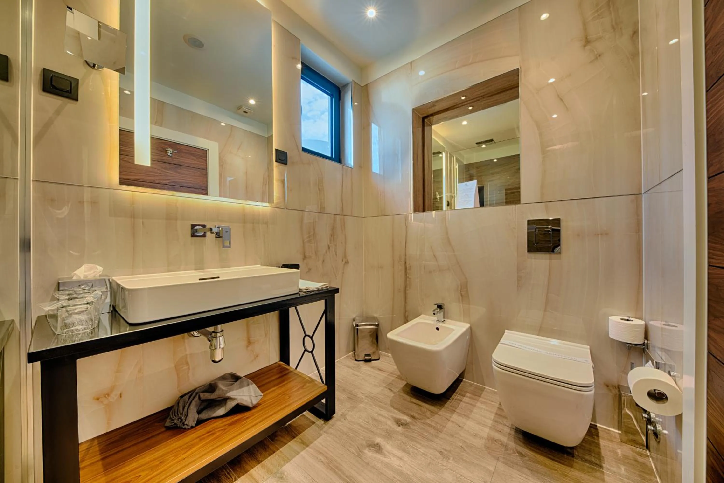 Shower in Kalamper Hotel & Spa