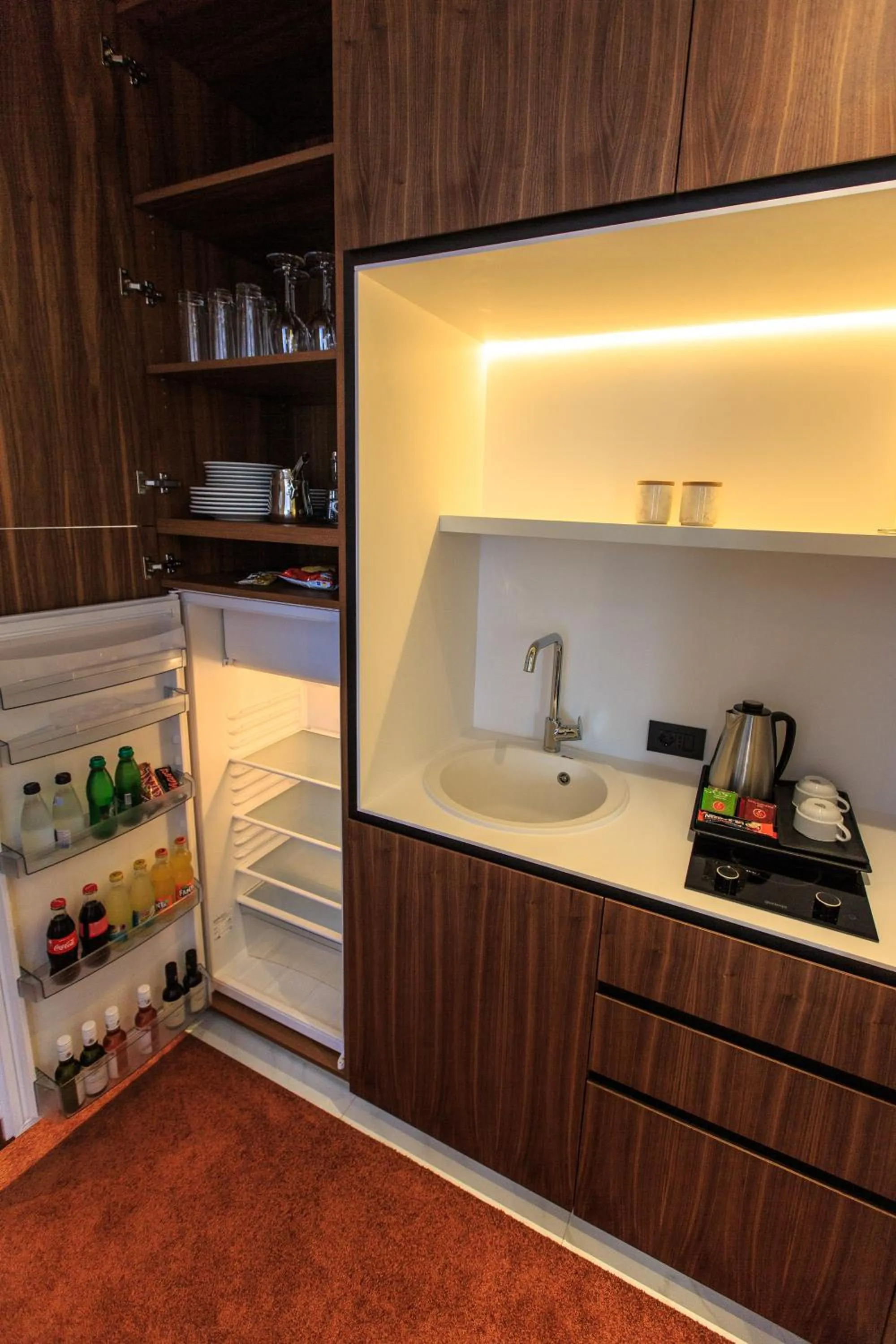 Kitchen or kitchenette in Kalamper Hotel & Spa