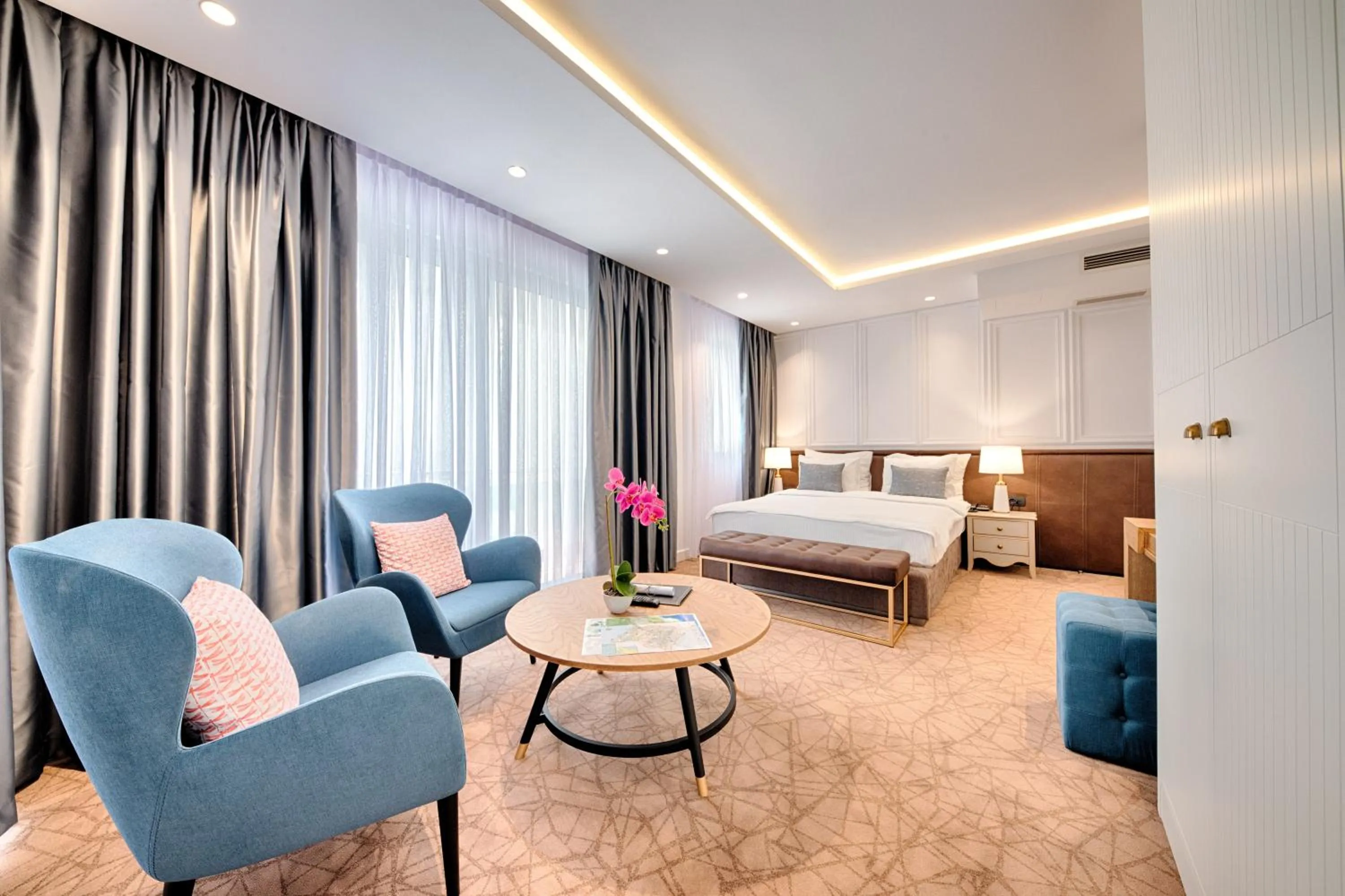 Living room, Bed in Kalamper Hotel & Spa