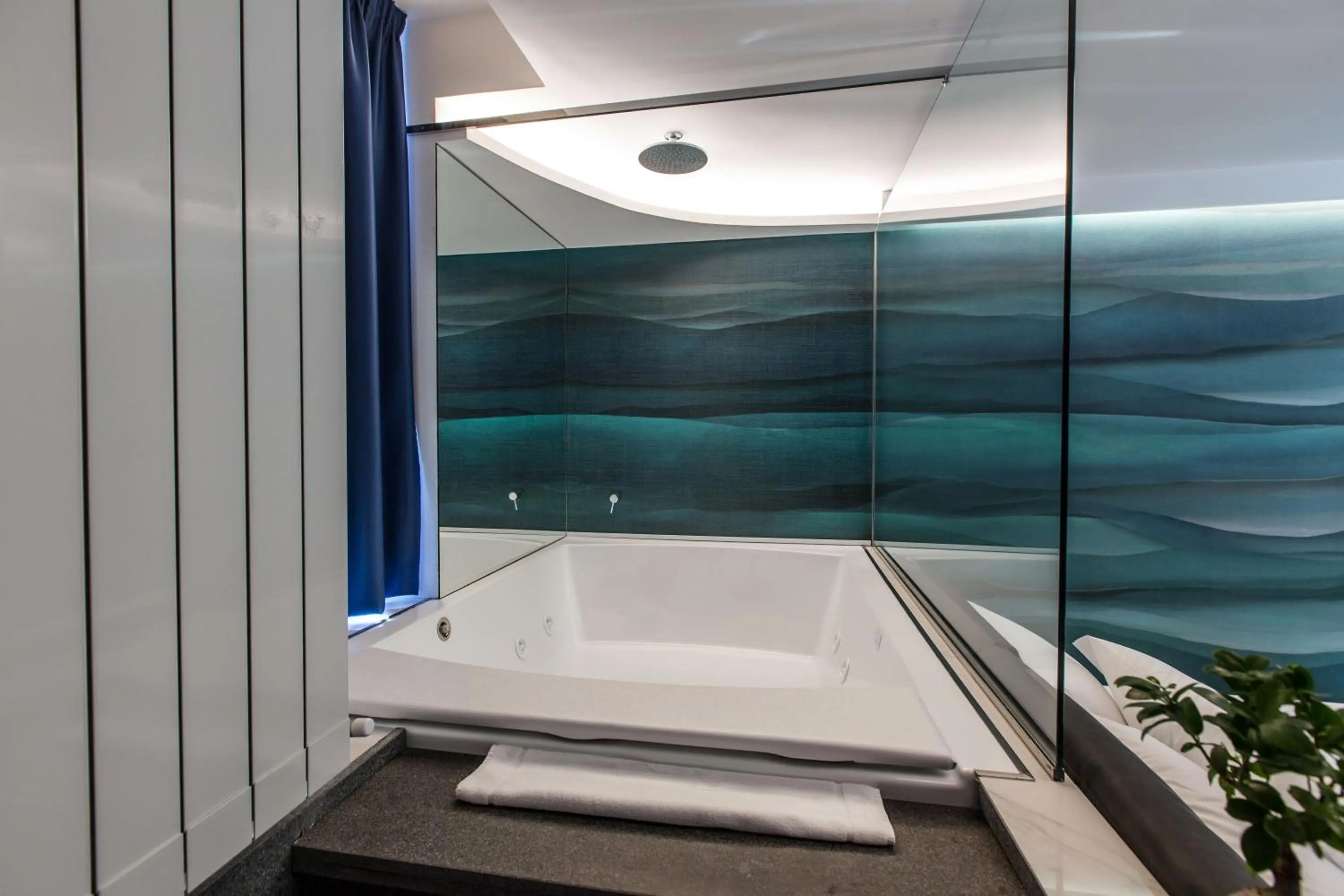 The Boutique Napoli Suite