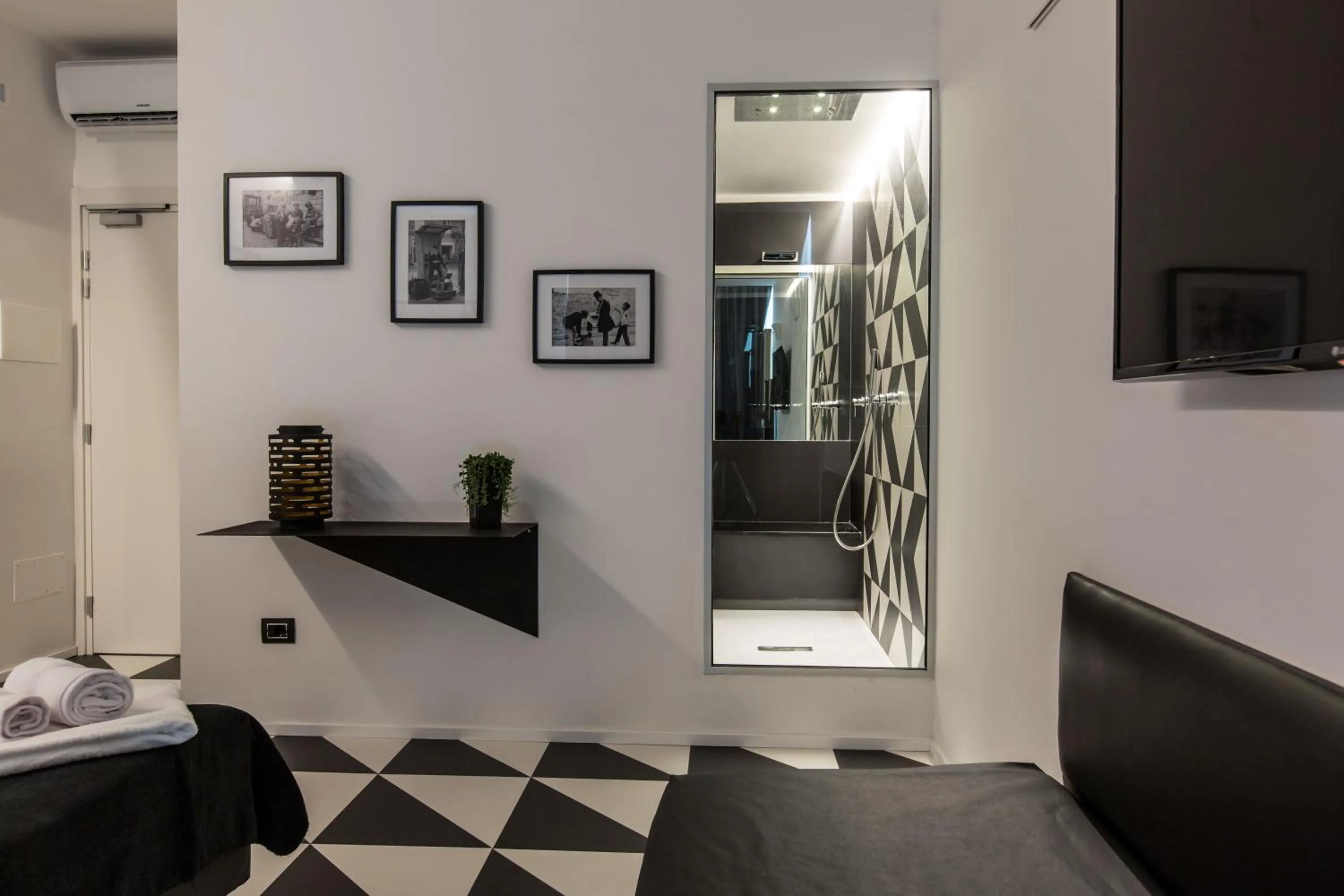 The Boutique Napoli Suite