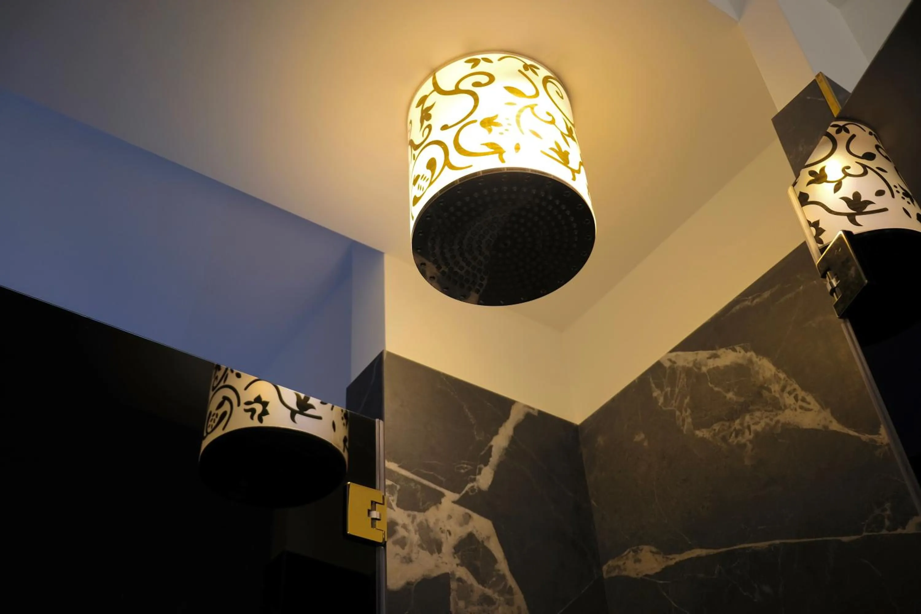 The Boutique Napoli Suite