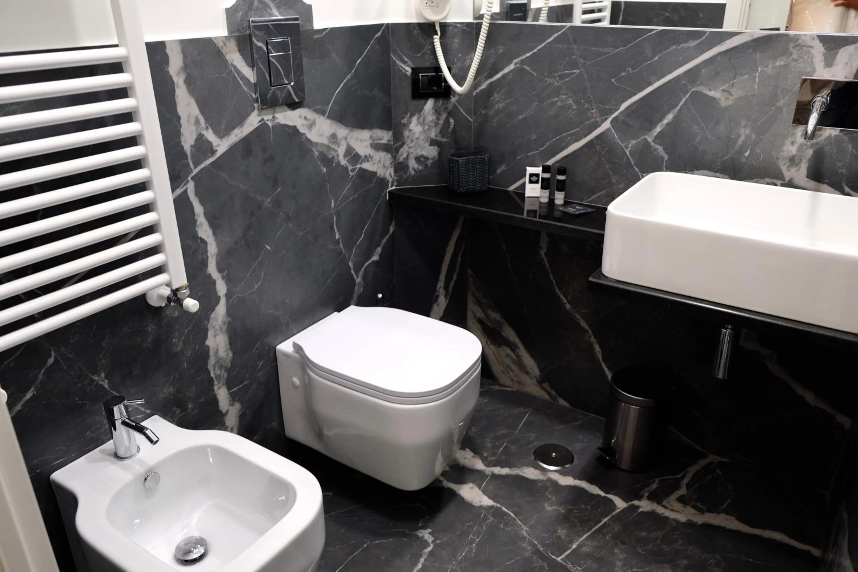 The Boutique Napoli Suite