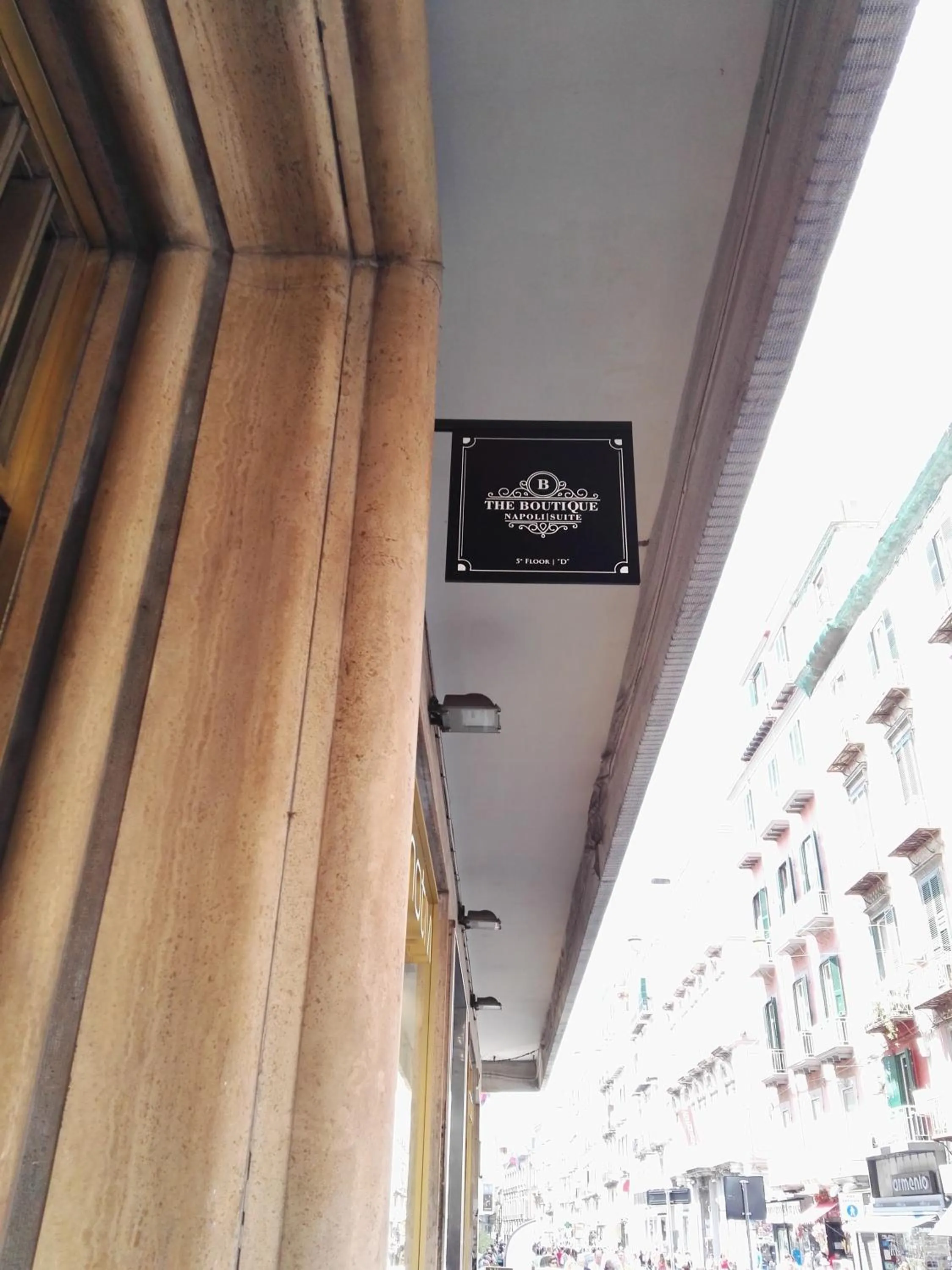 The Boutique Napoli Suite