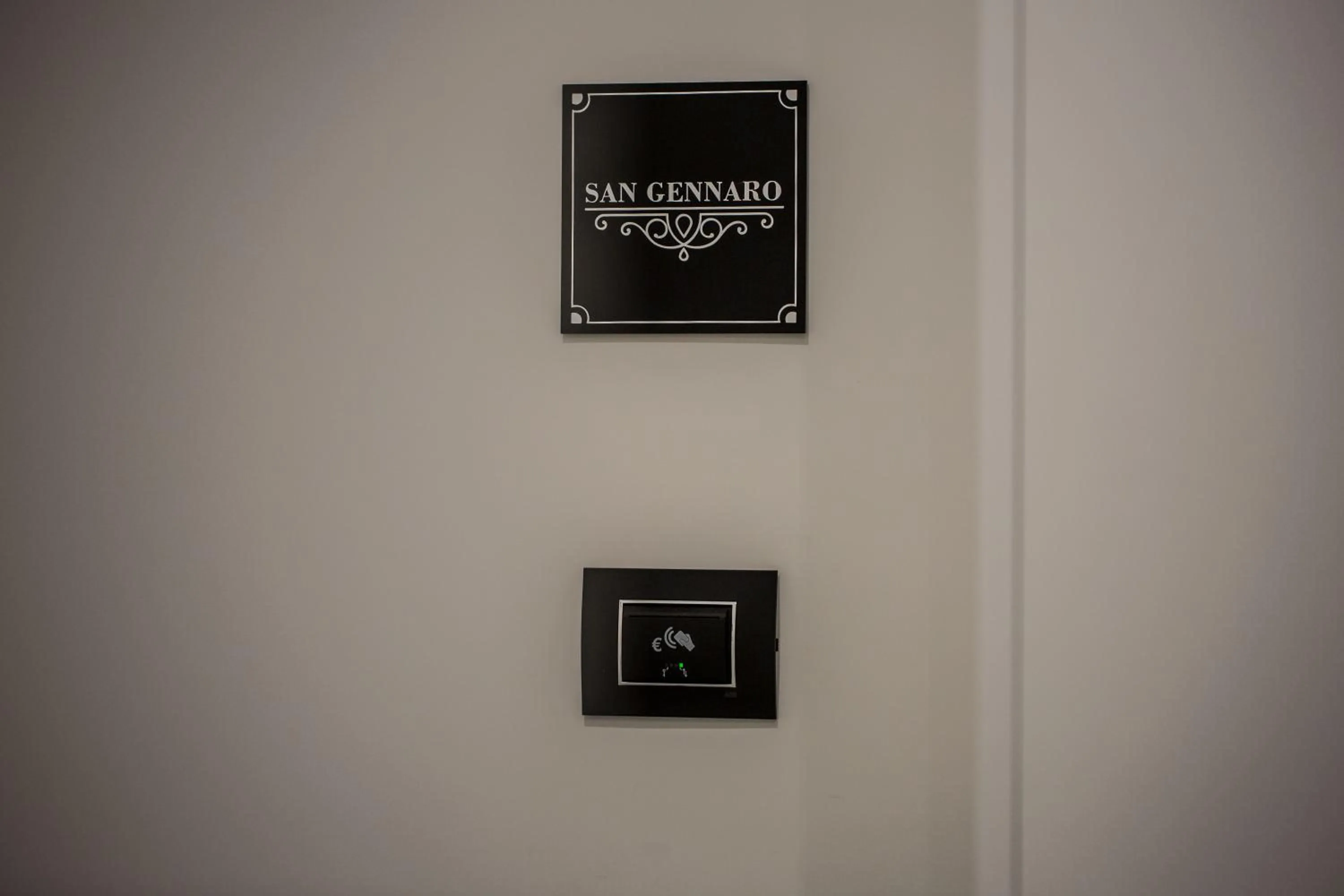 The Boutique Napoli Suite