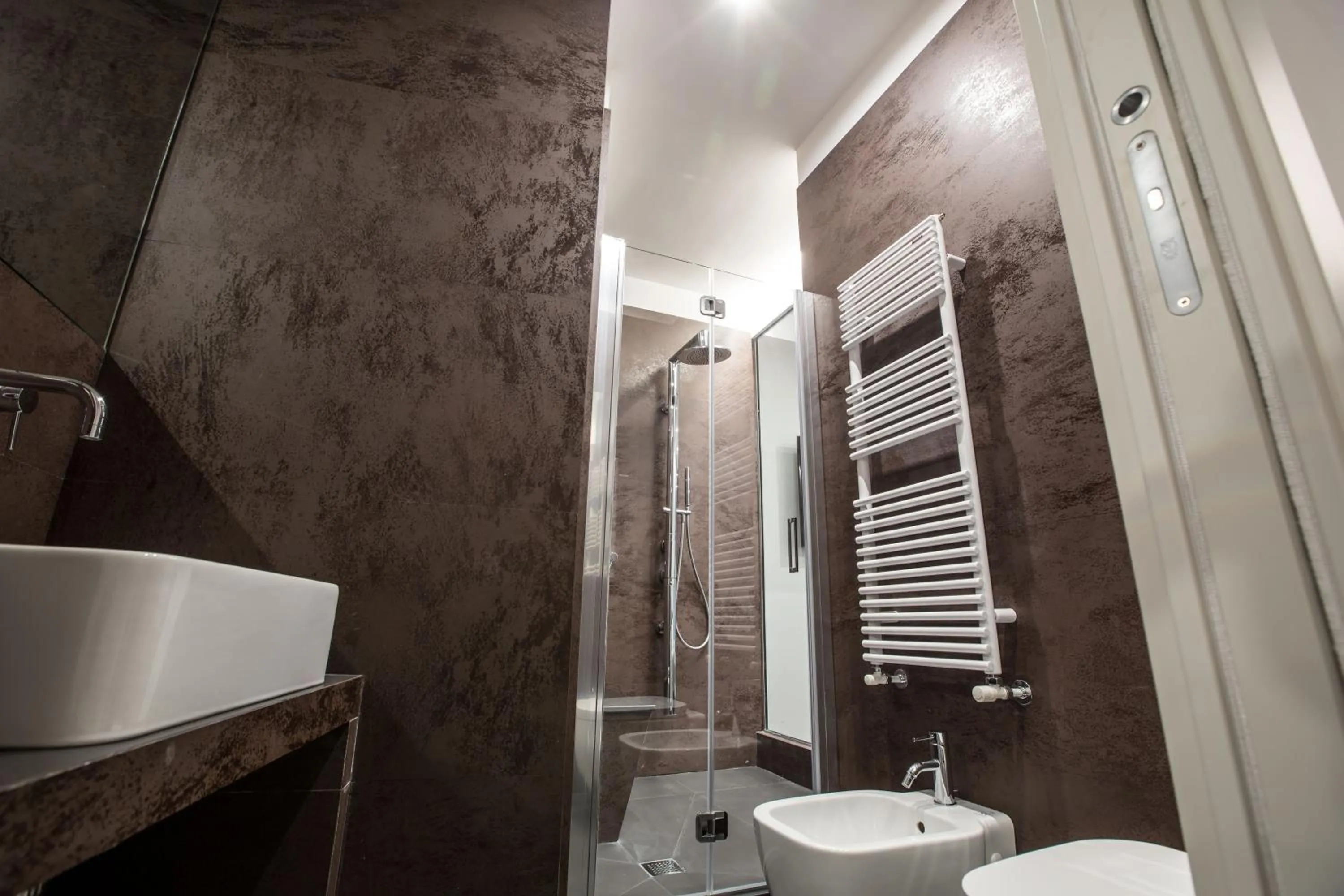 The Boutique Napoli Suite