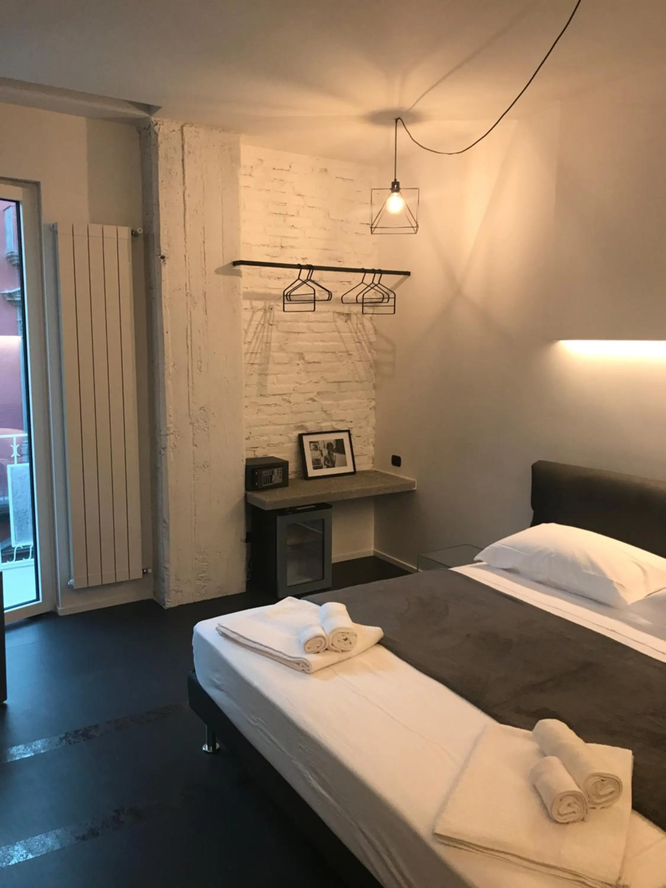 Property building, Bed in The Boutique Napoli Suite