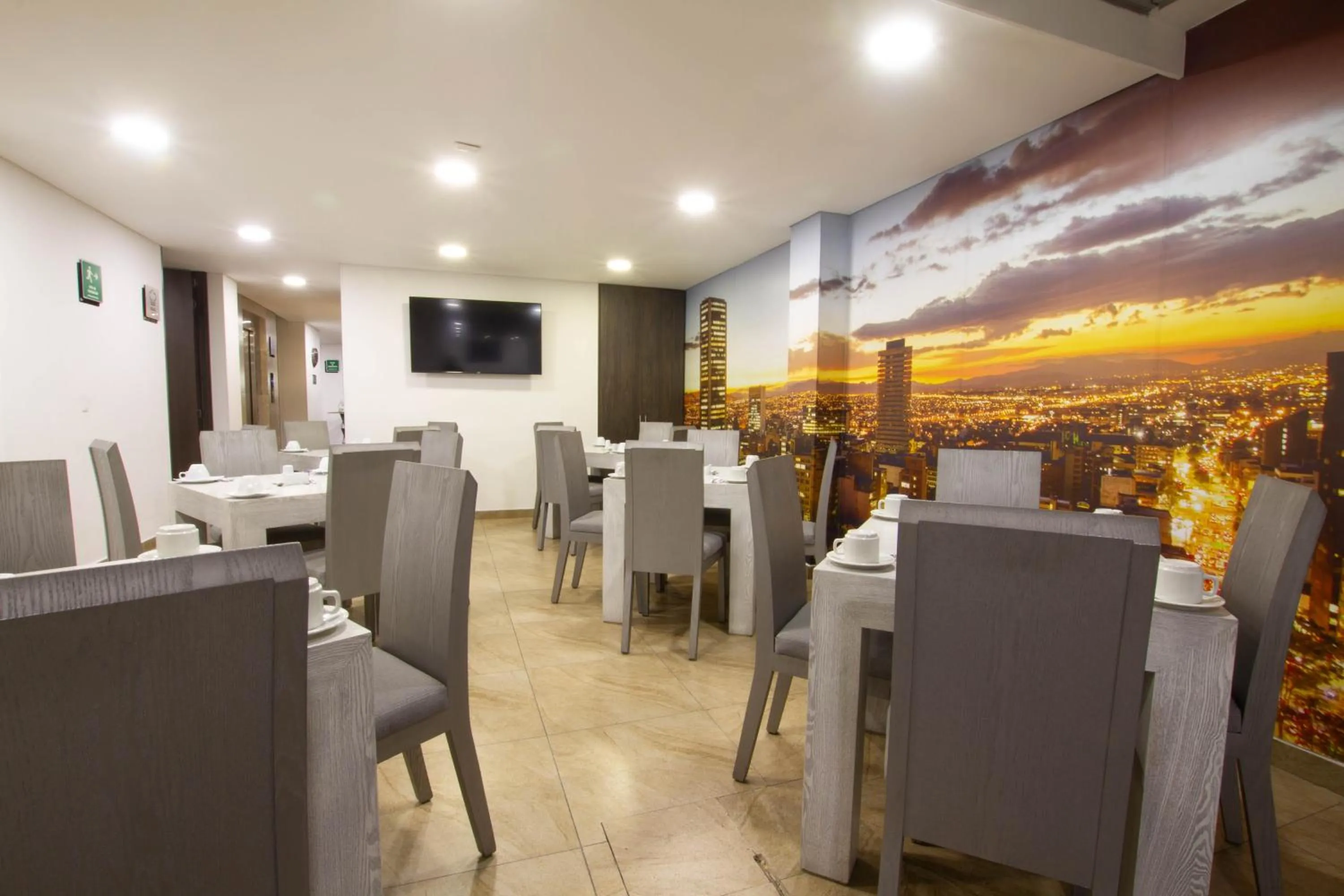 Restaurant/places to eat in BOG URBAN HOTEl