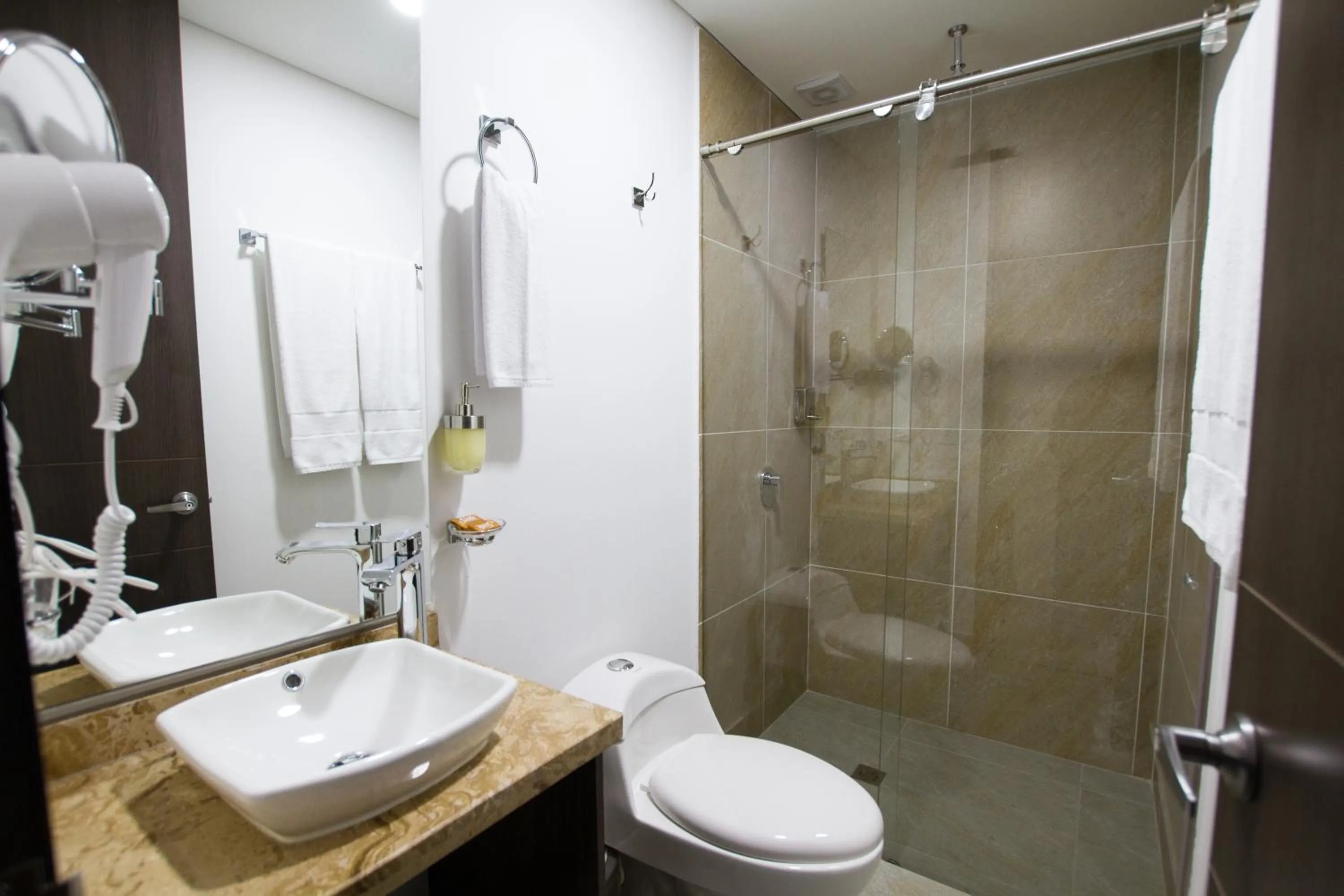 Shower in BOG URBAN HOTEl