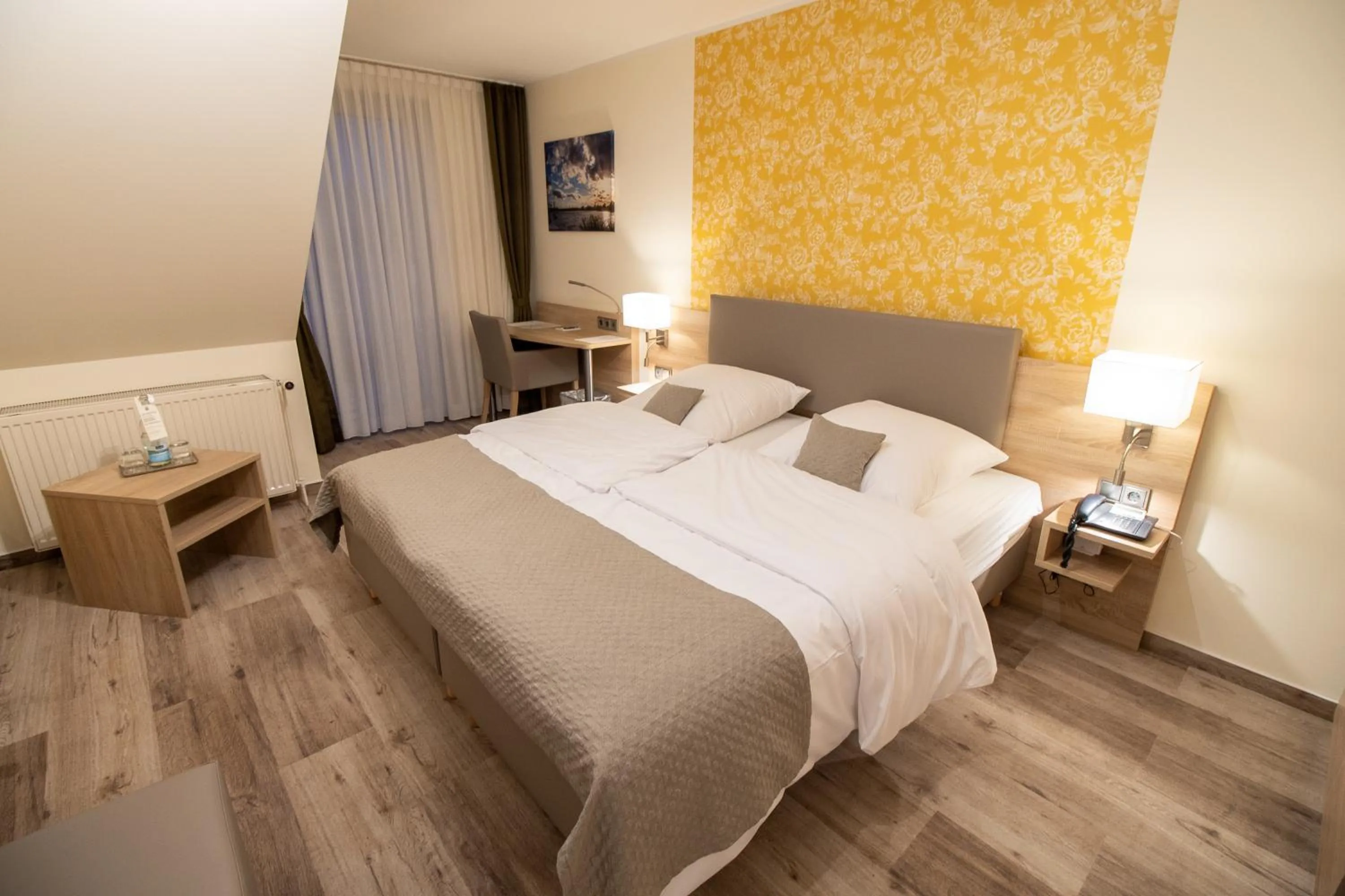 Bed in Hotel Fallersleber Spieker