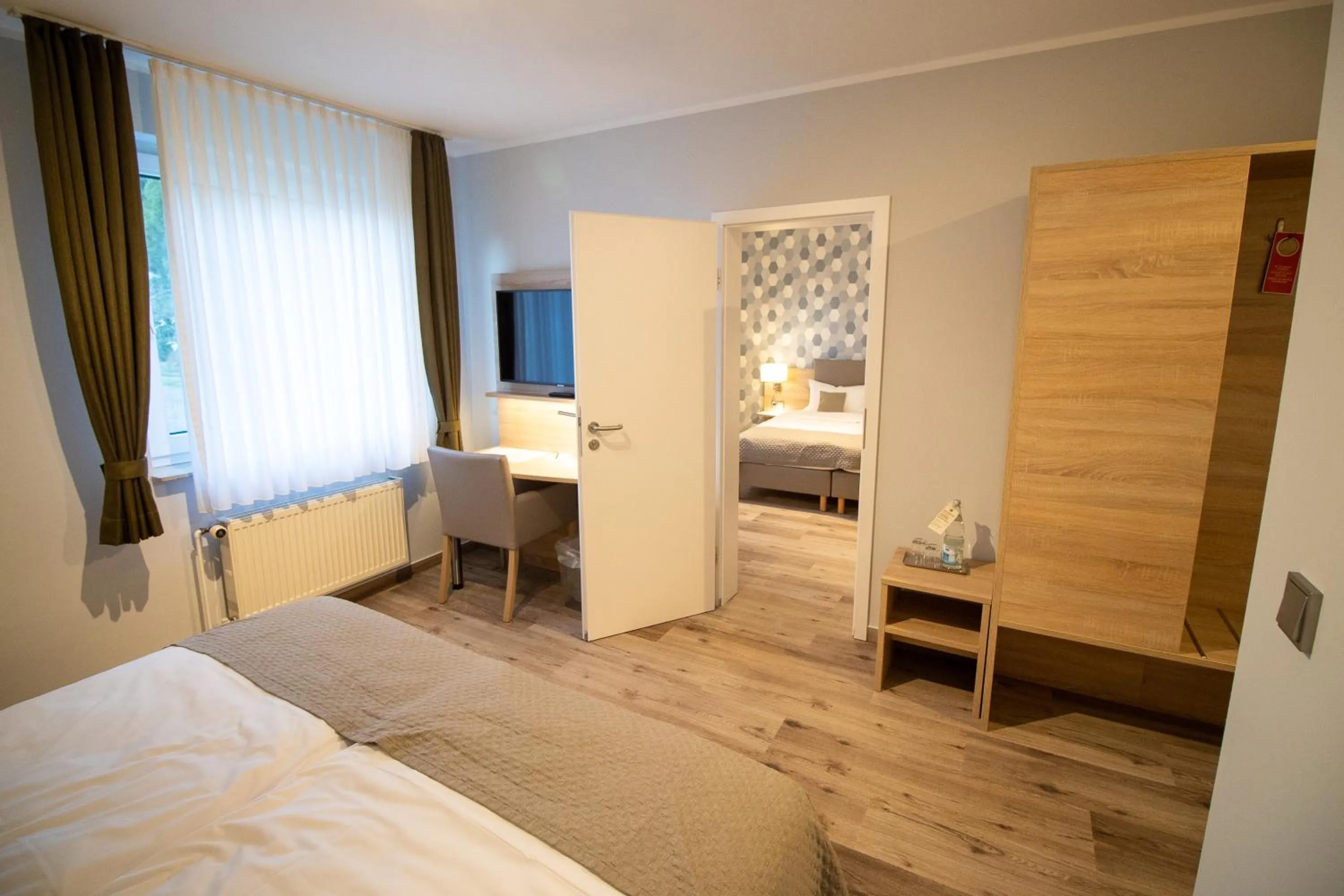 Photo of the whole room, Bed in Hotel Fallersleber Spieker