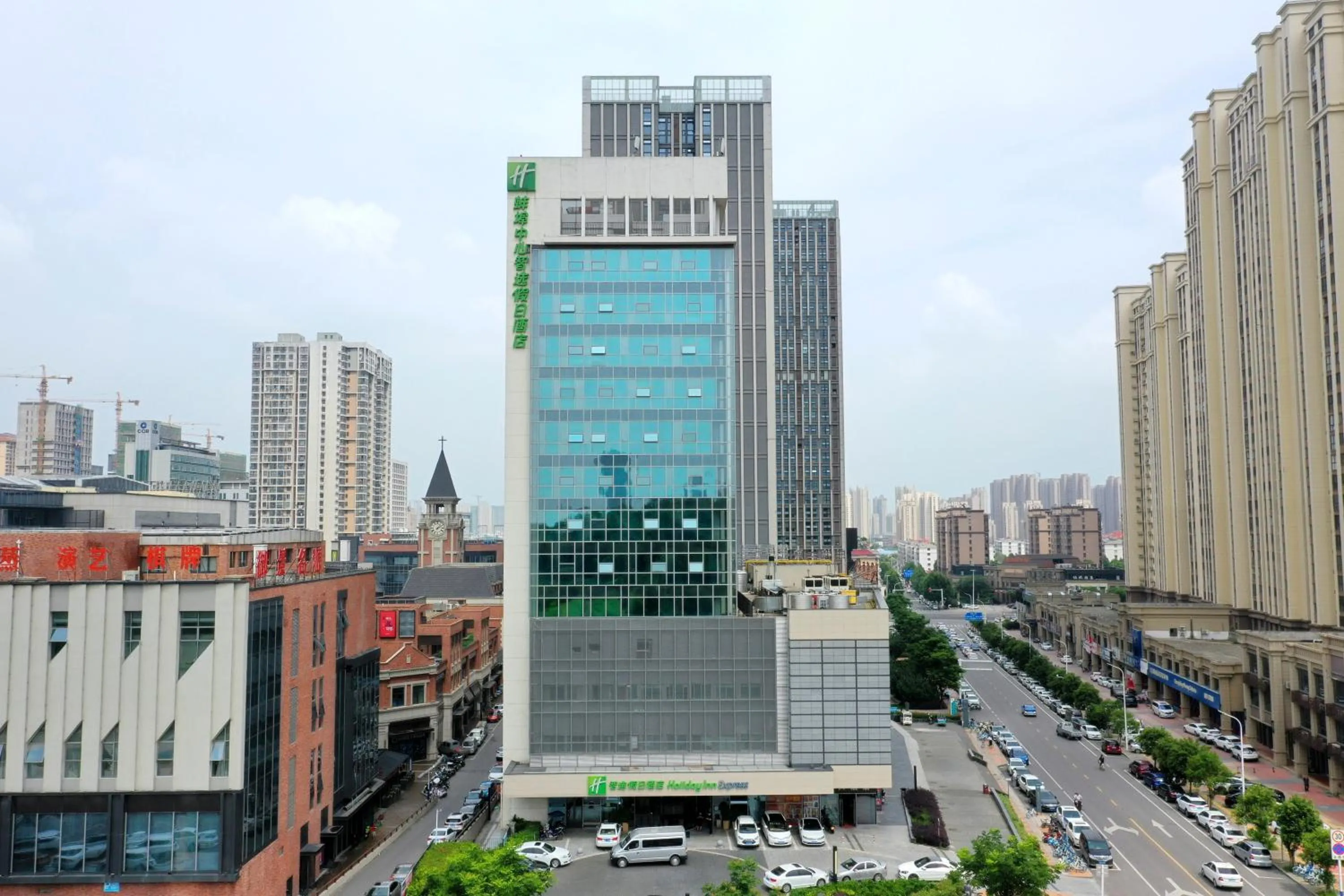 Property building in Holiday Inn Express Bengbu Downtown, an IHG Hotel