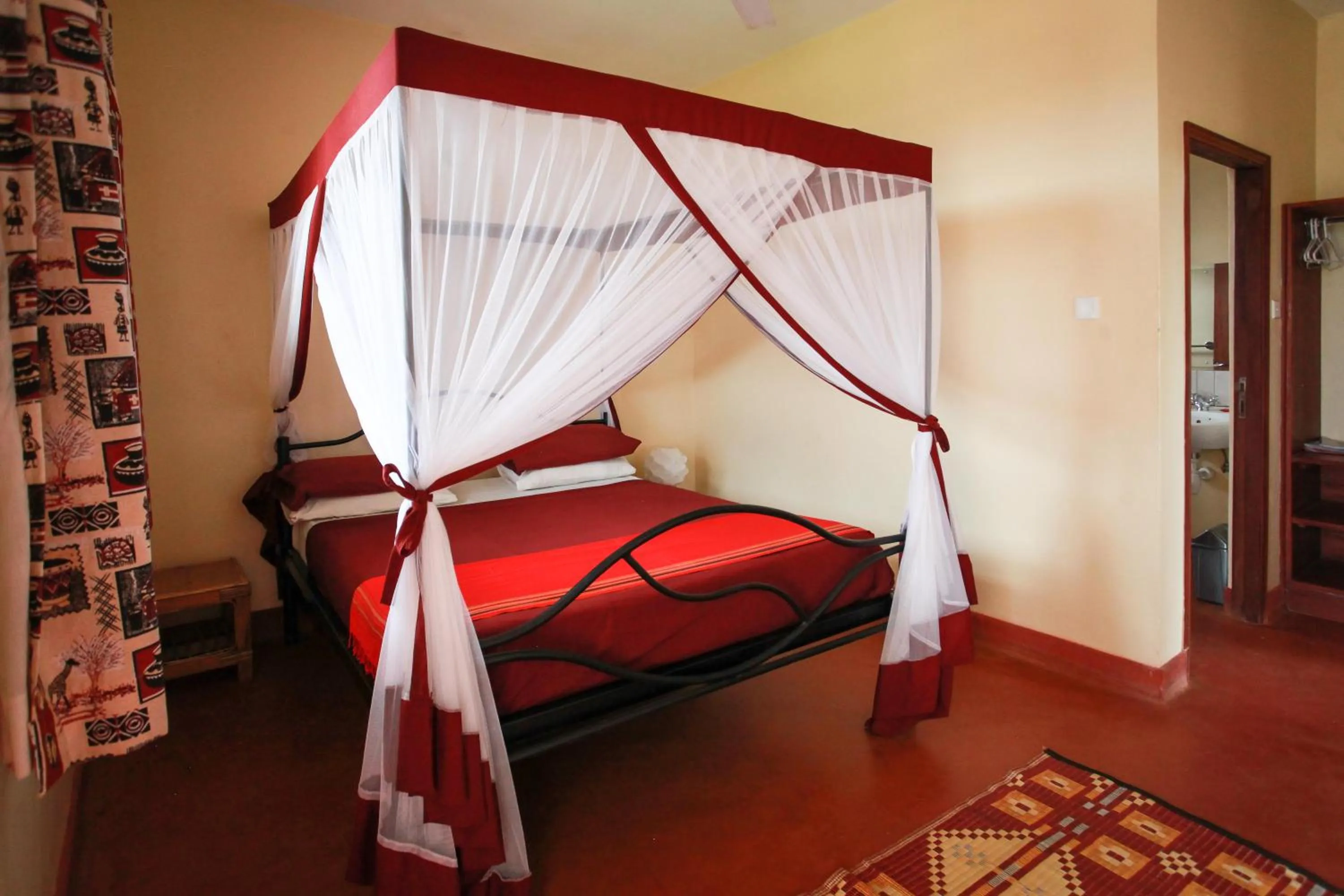 Bedroom, Bed in Red Chilli Hideaway