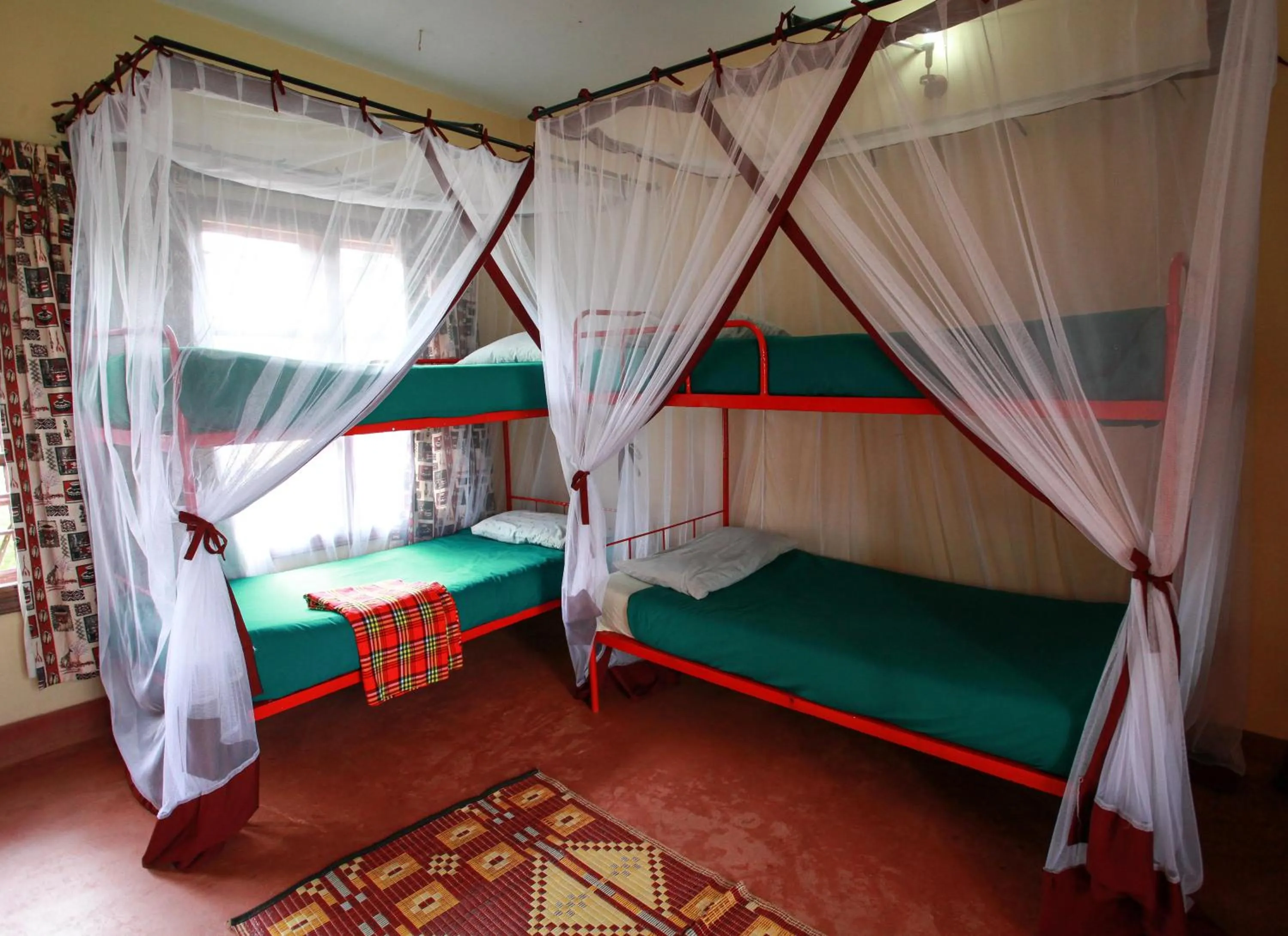 Photo of the whole room, Bed in Red Chilli Hideaway