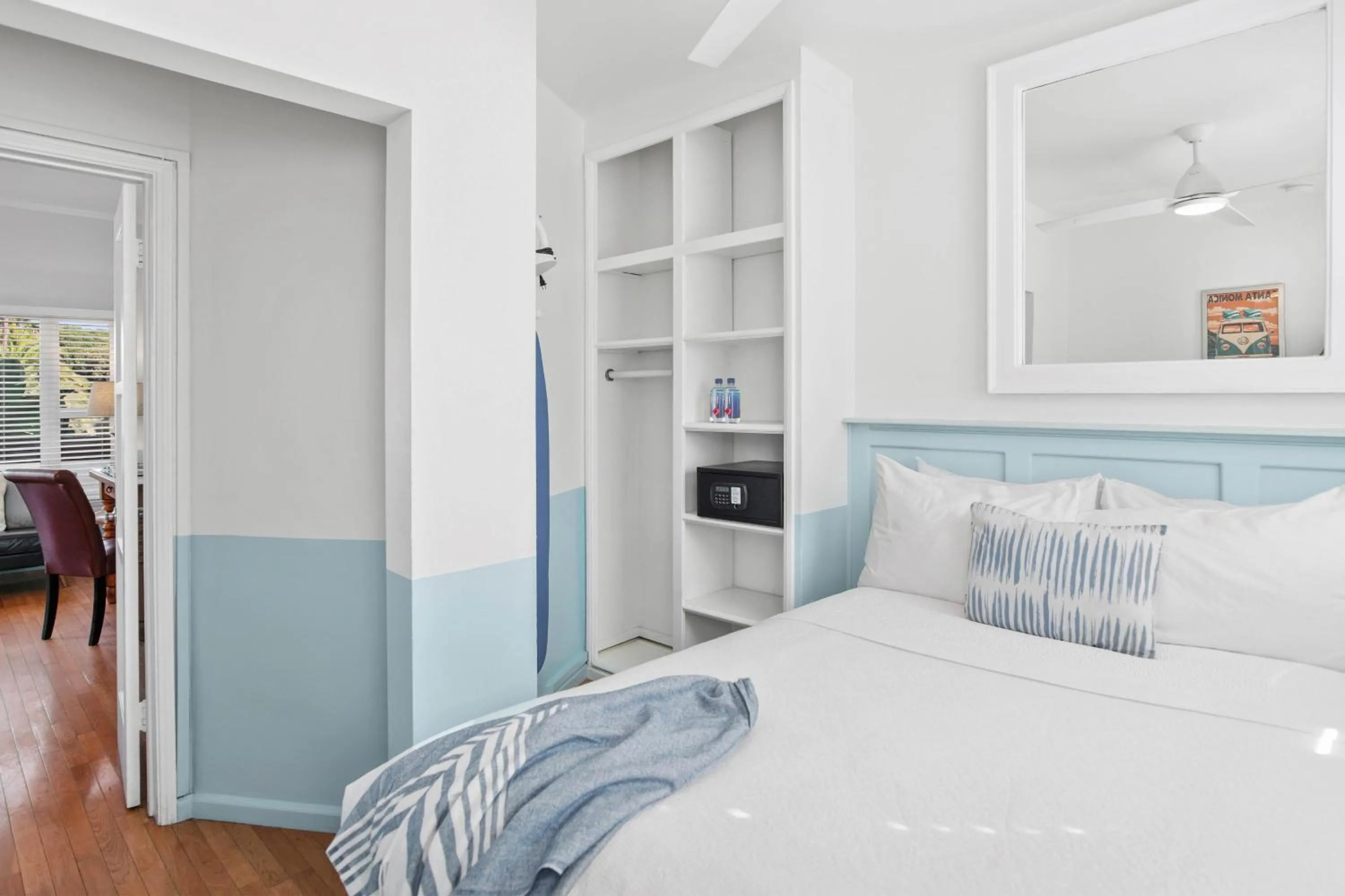 Photo of the whole room, Bed in Sea Blue Hotel