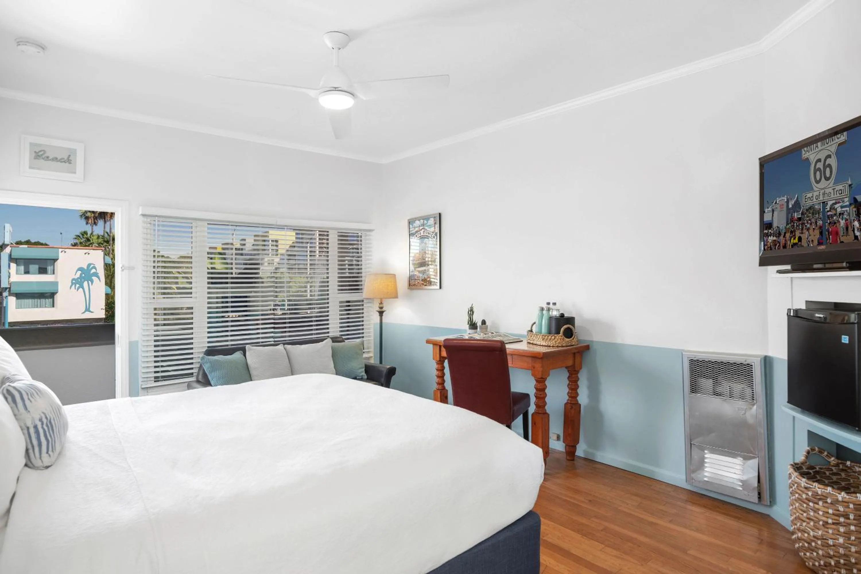 Photo of the whole room, Bed in Sea Blue Hotel