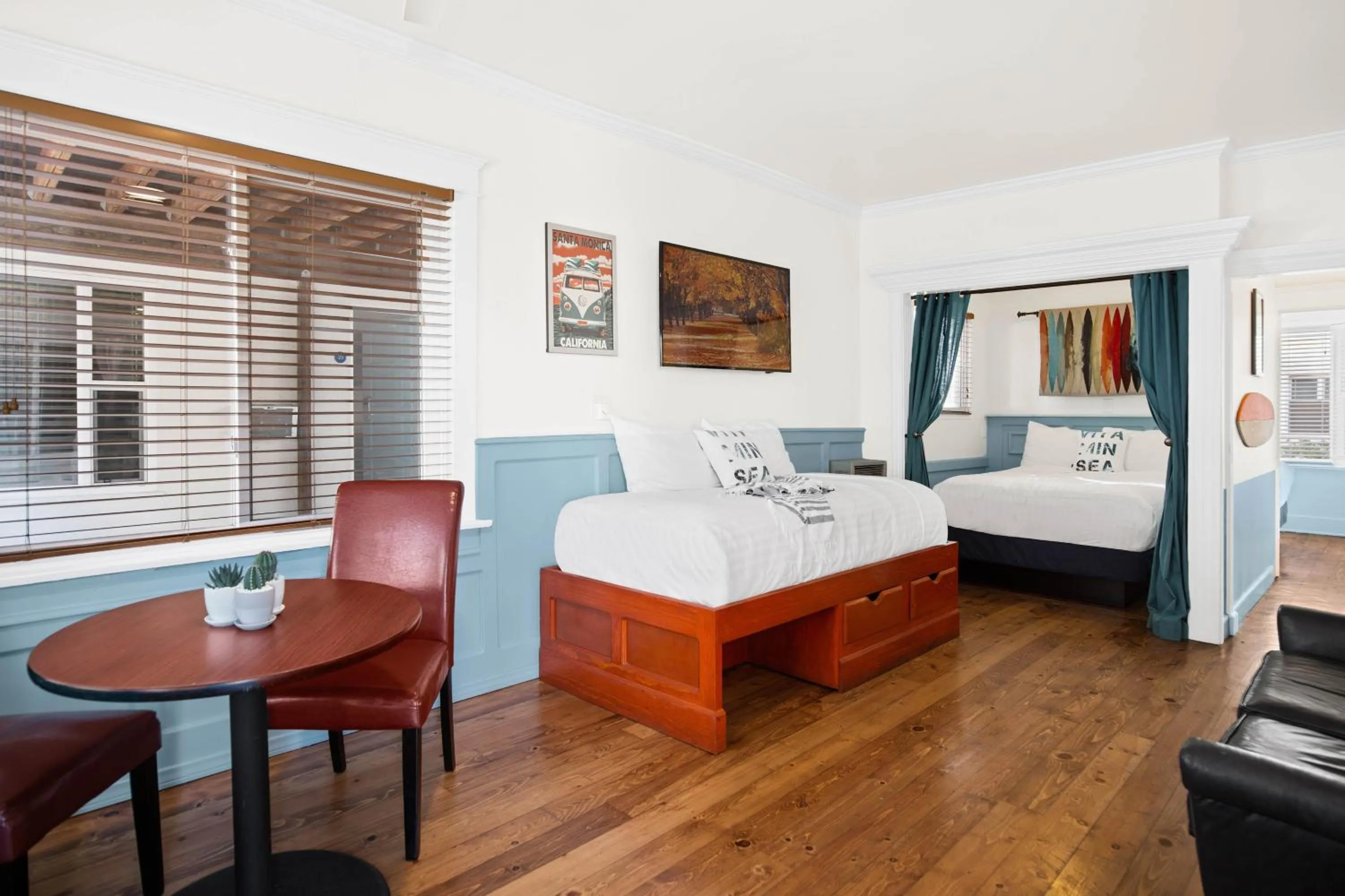 Photo of the whole room, Bed in Sea Blue Hotel