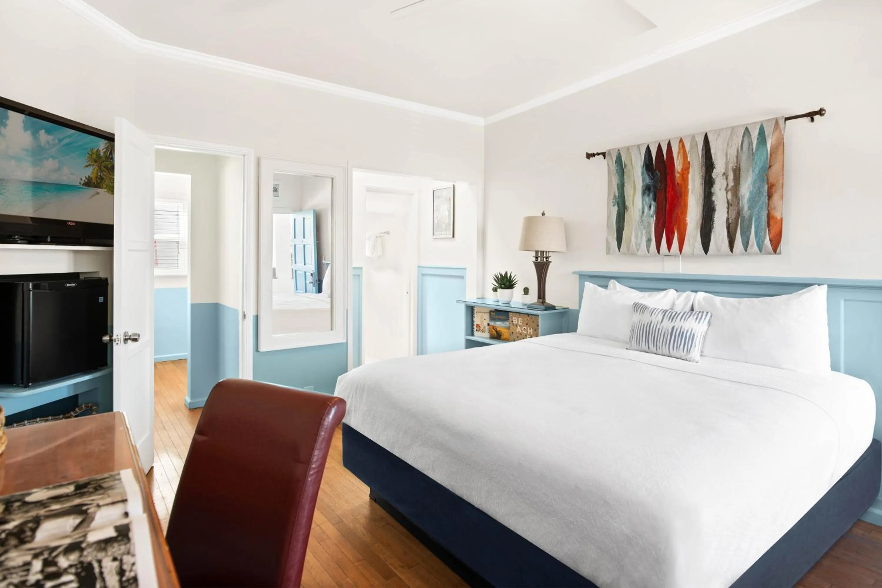 Photo of the whole room, Bed in Sea Blue Hotel