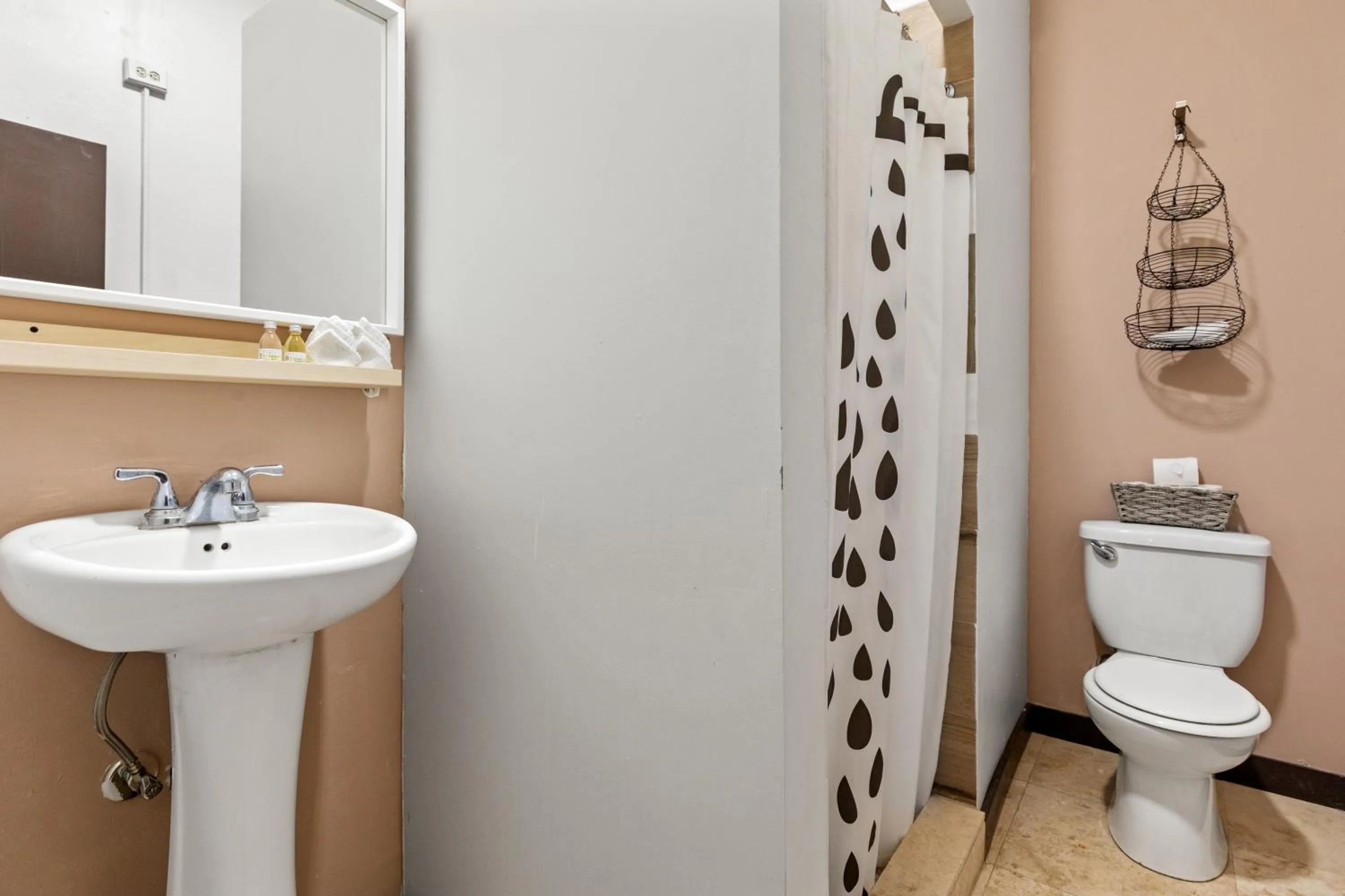 Bathroom in Rincon Plaza Hotel