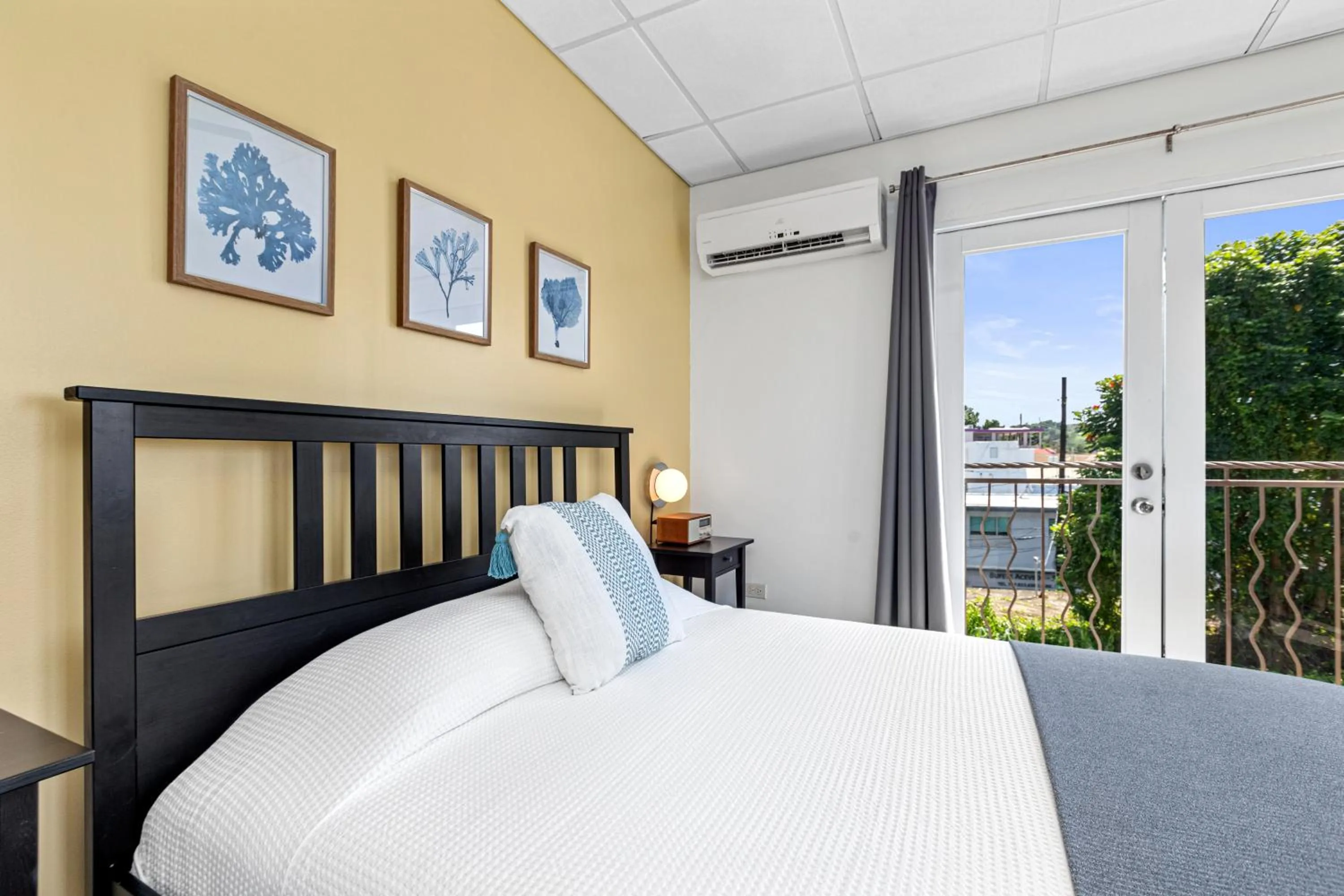 View (from property/room), Bed in Rincon Plaza Hotel