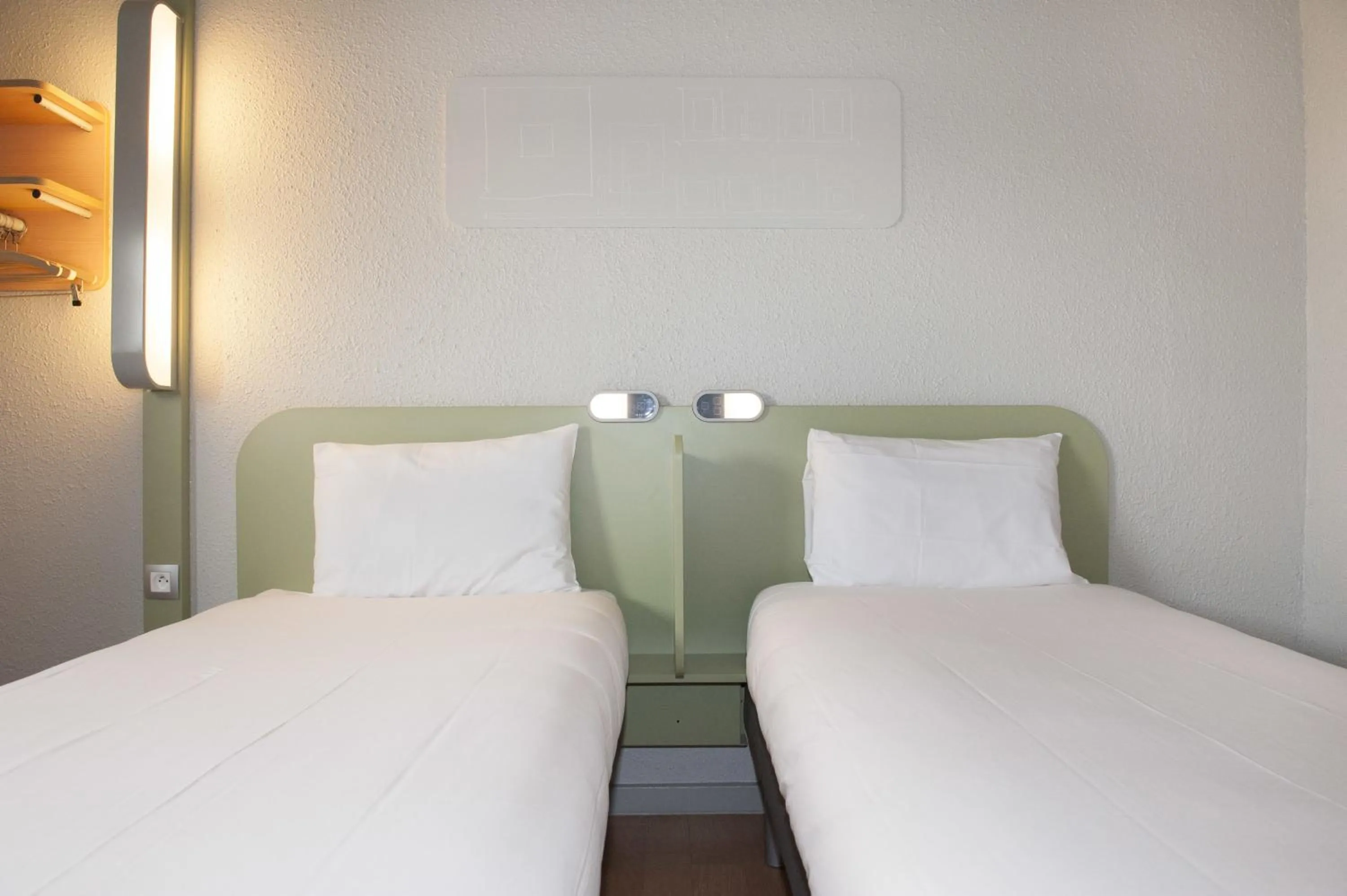 Bed in ibis budget Goussainville Charles de Gaulle