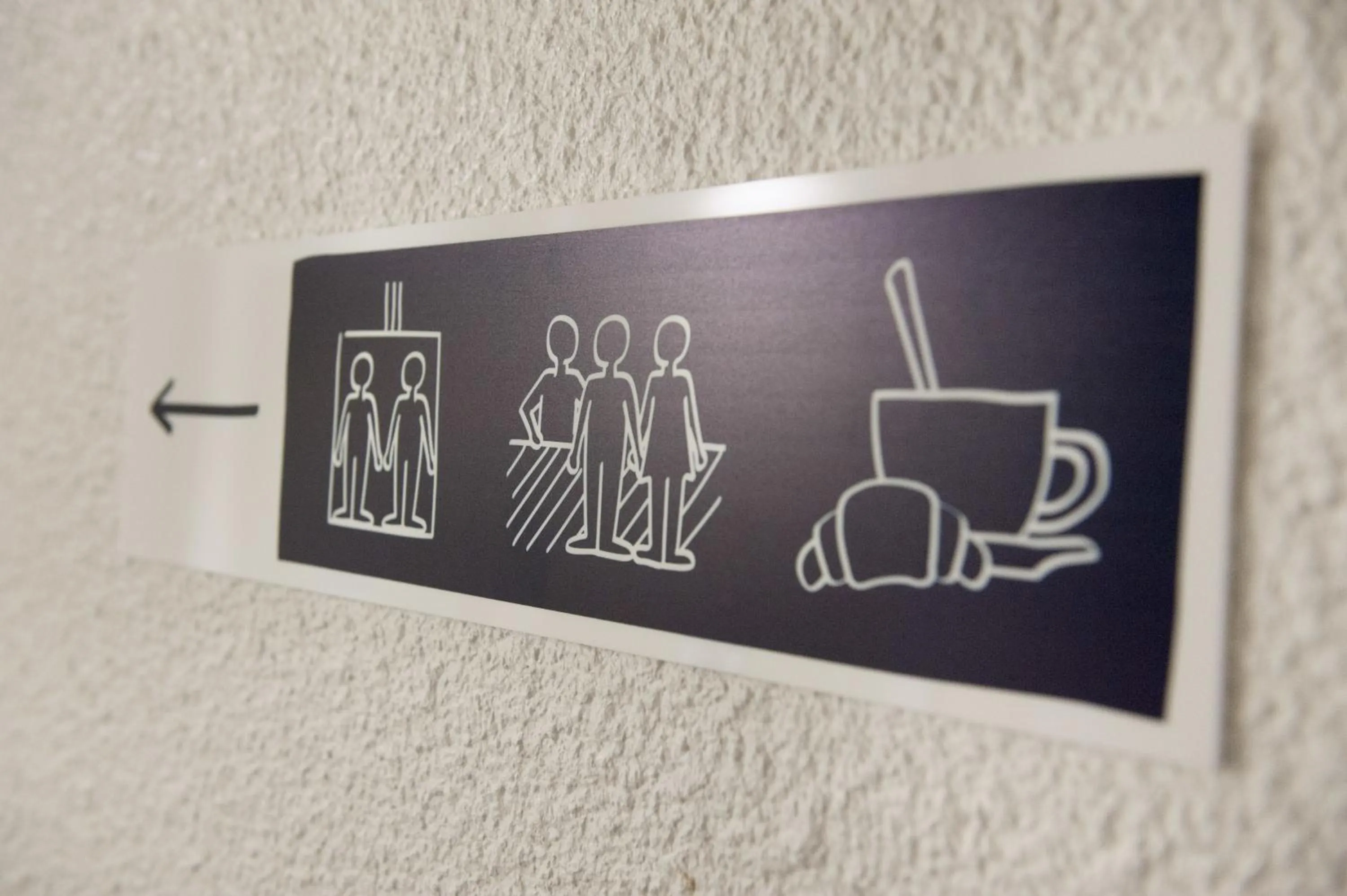 Logo/Certificate/Sign in ibis budget Goussainville Charles de Gaulle