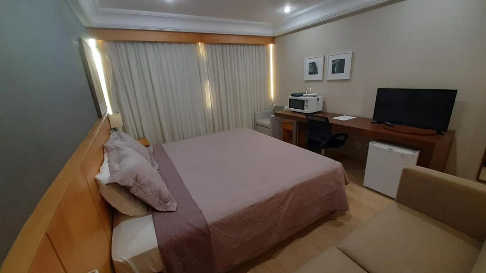 Bedroom, Bed in Mediterrâneo Flat - Apart-Hotel