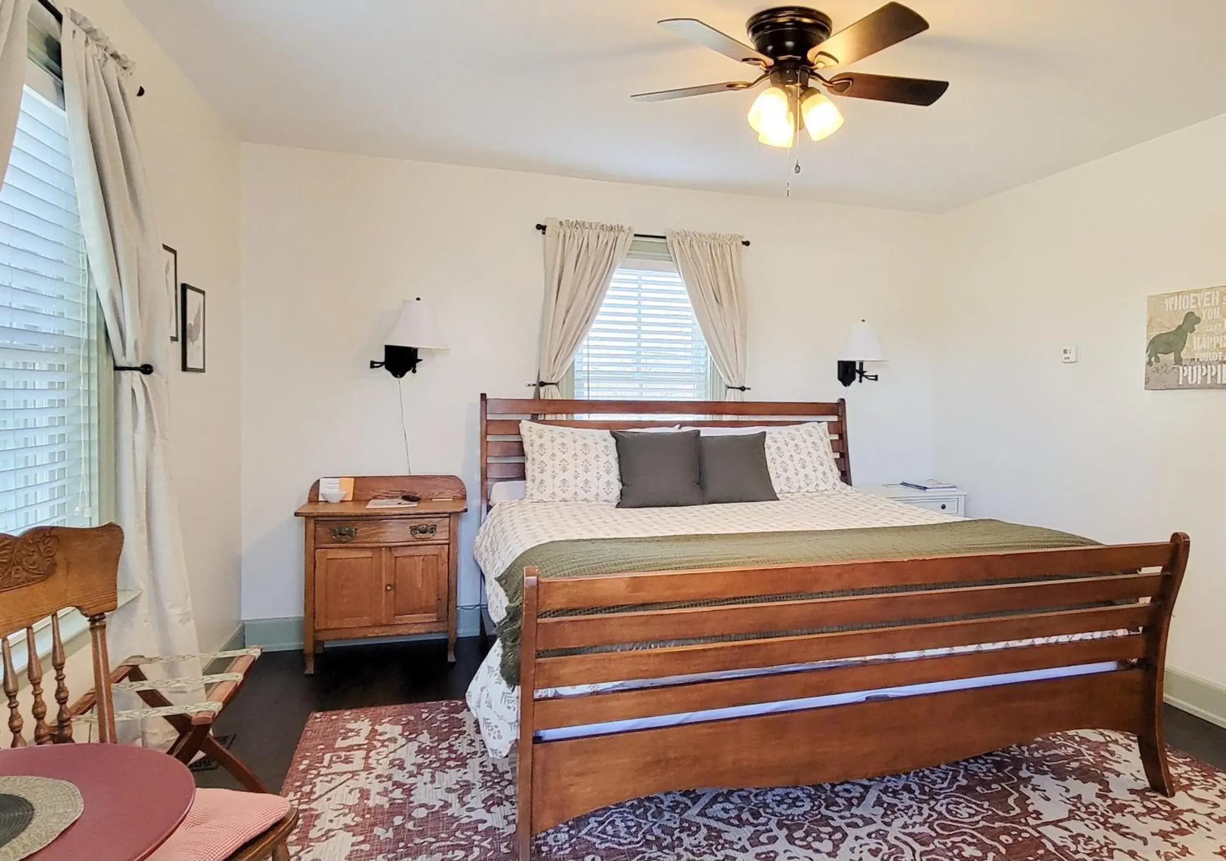 King Room in Pheasant Field Bed and Breakfast King Room in Pheasant Field Bed and Breakfast