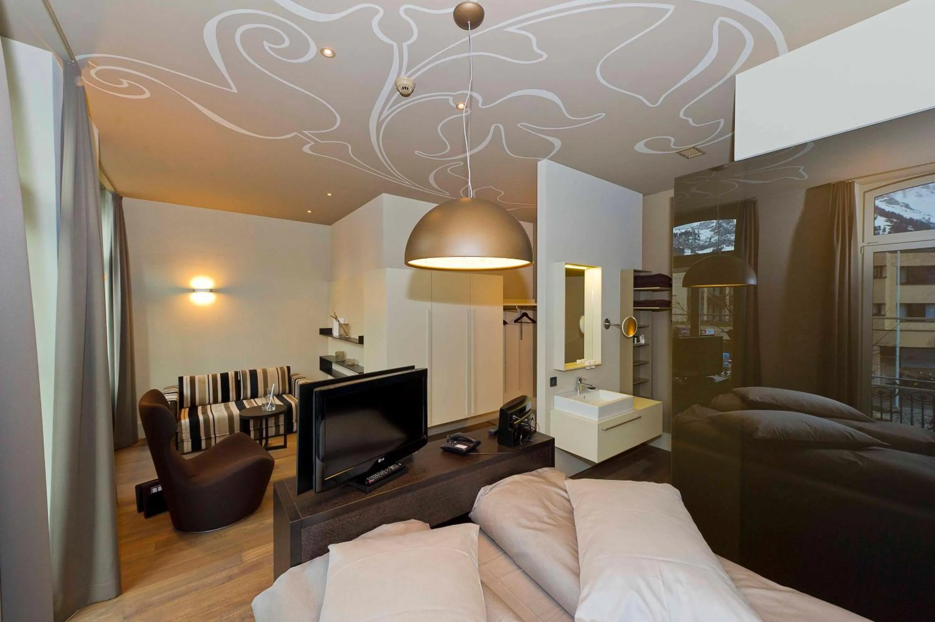 TV and multimedia in Bellevue-Terminus - Urban Lifestyle Hotel