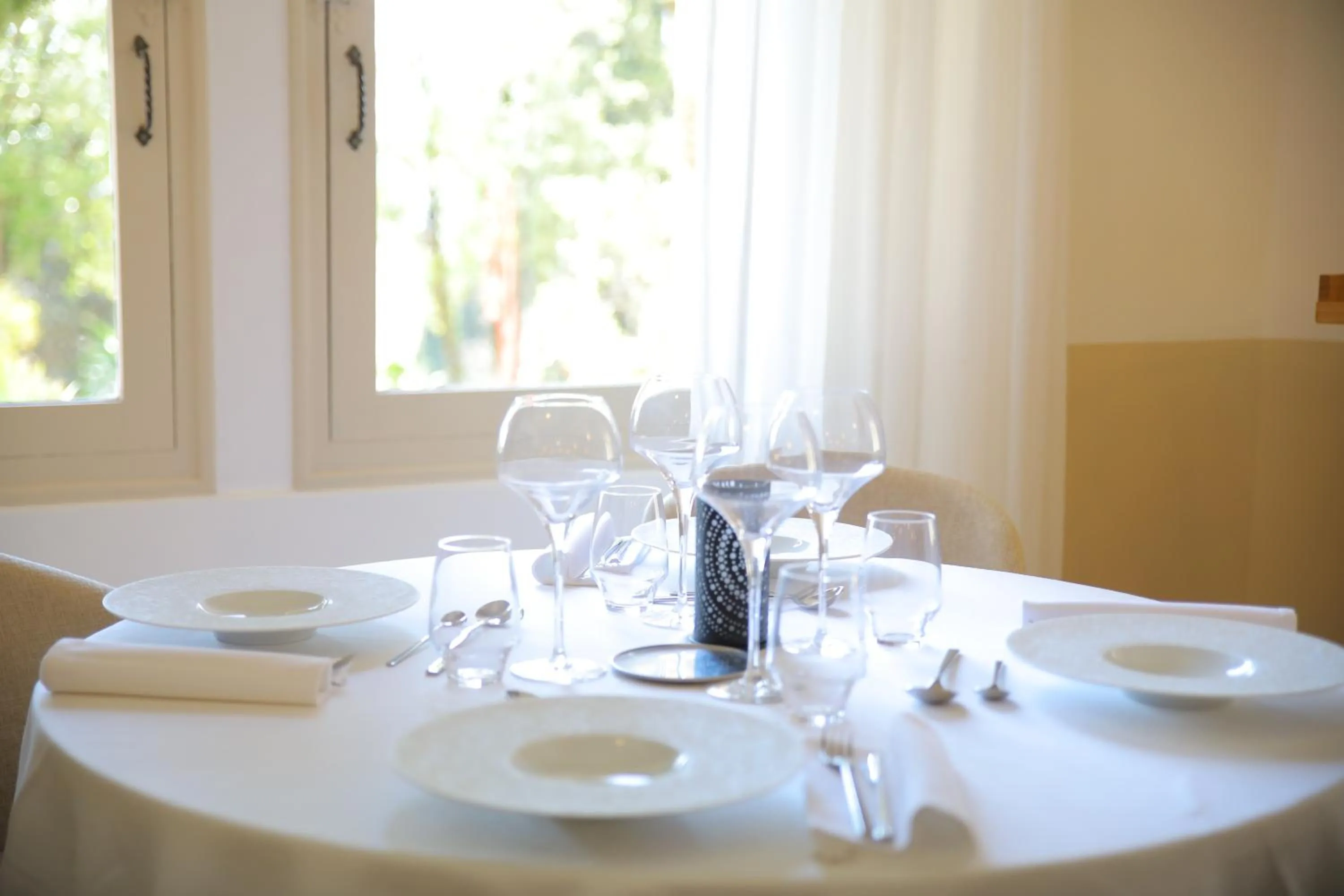 Restaurant/places to eat in Hostellerie du Château des Fines Roches