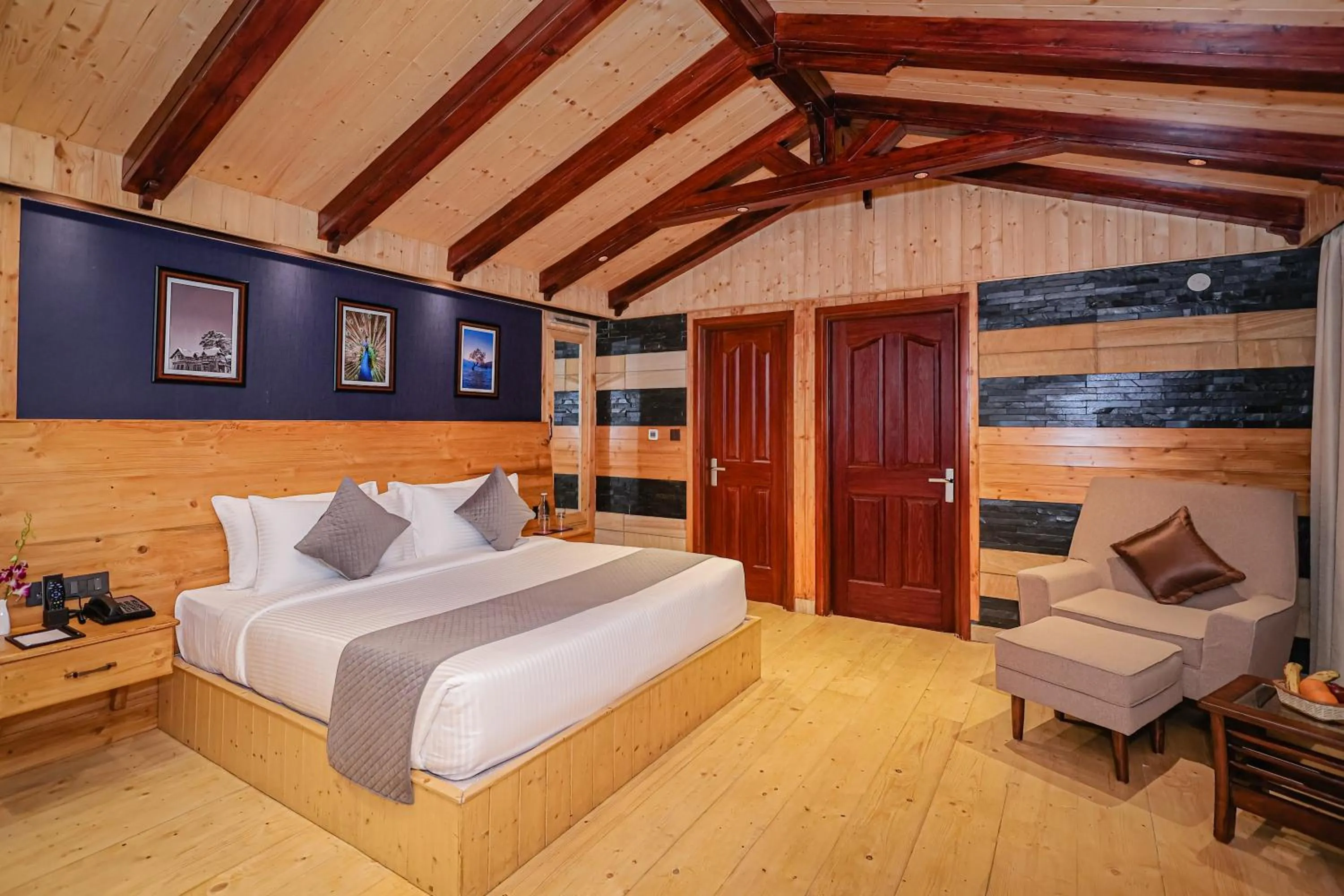 Bed in Regenta Resort MARS Valley View Shoghi