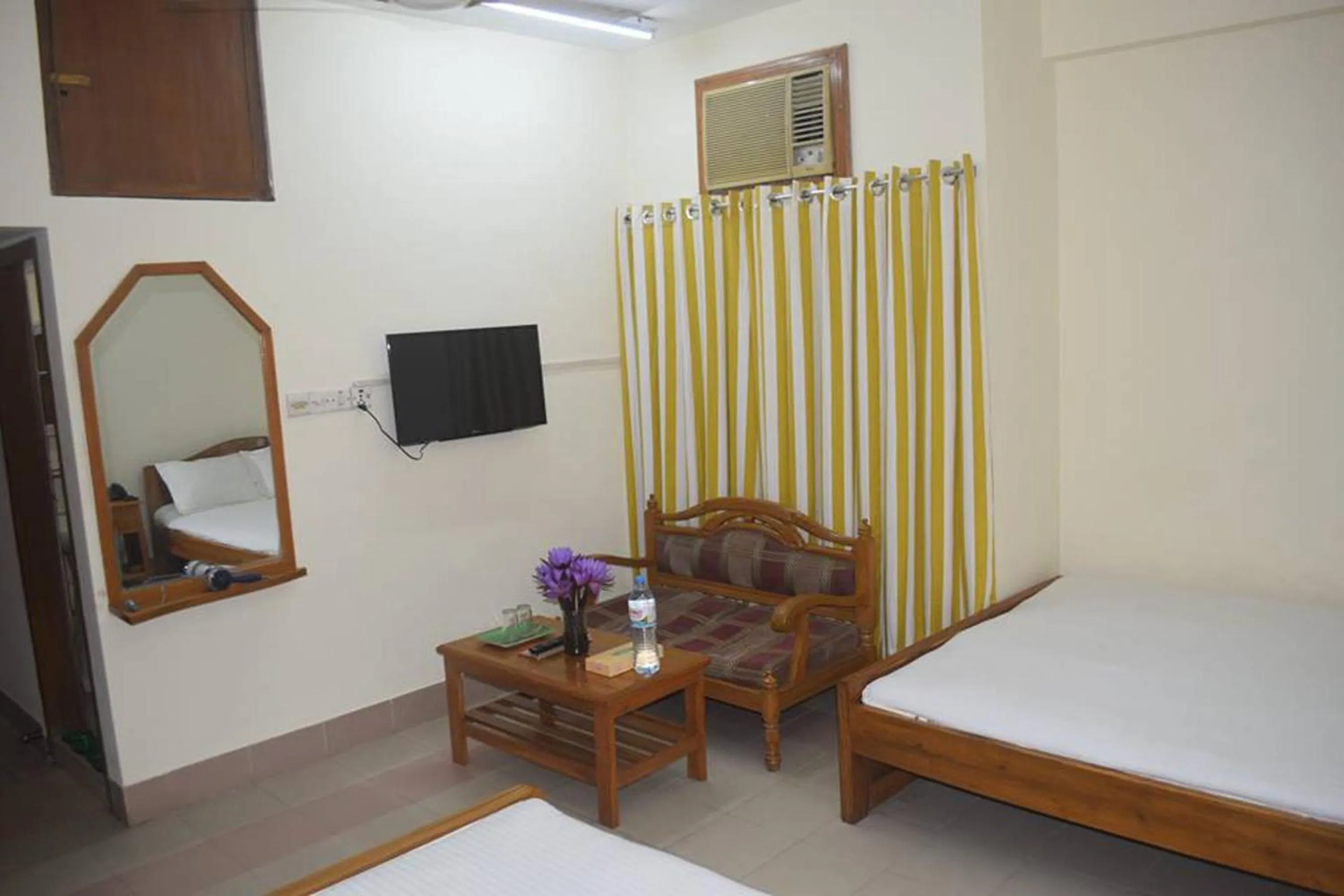 Bed in Hotel Marine Plaza