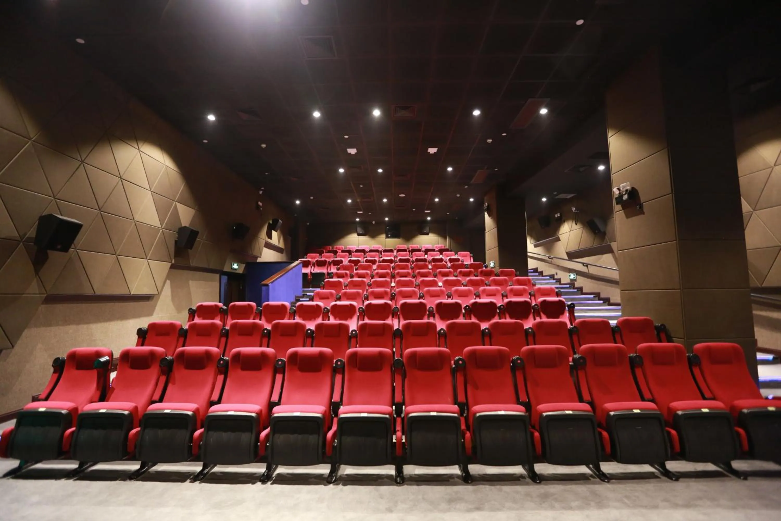 Activities in Guangzhou Seaman Club