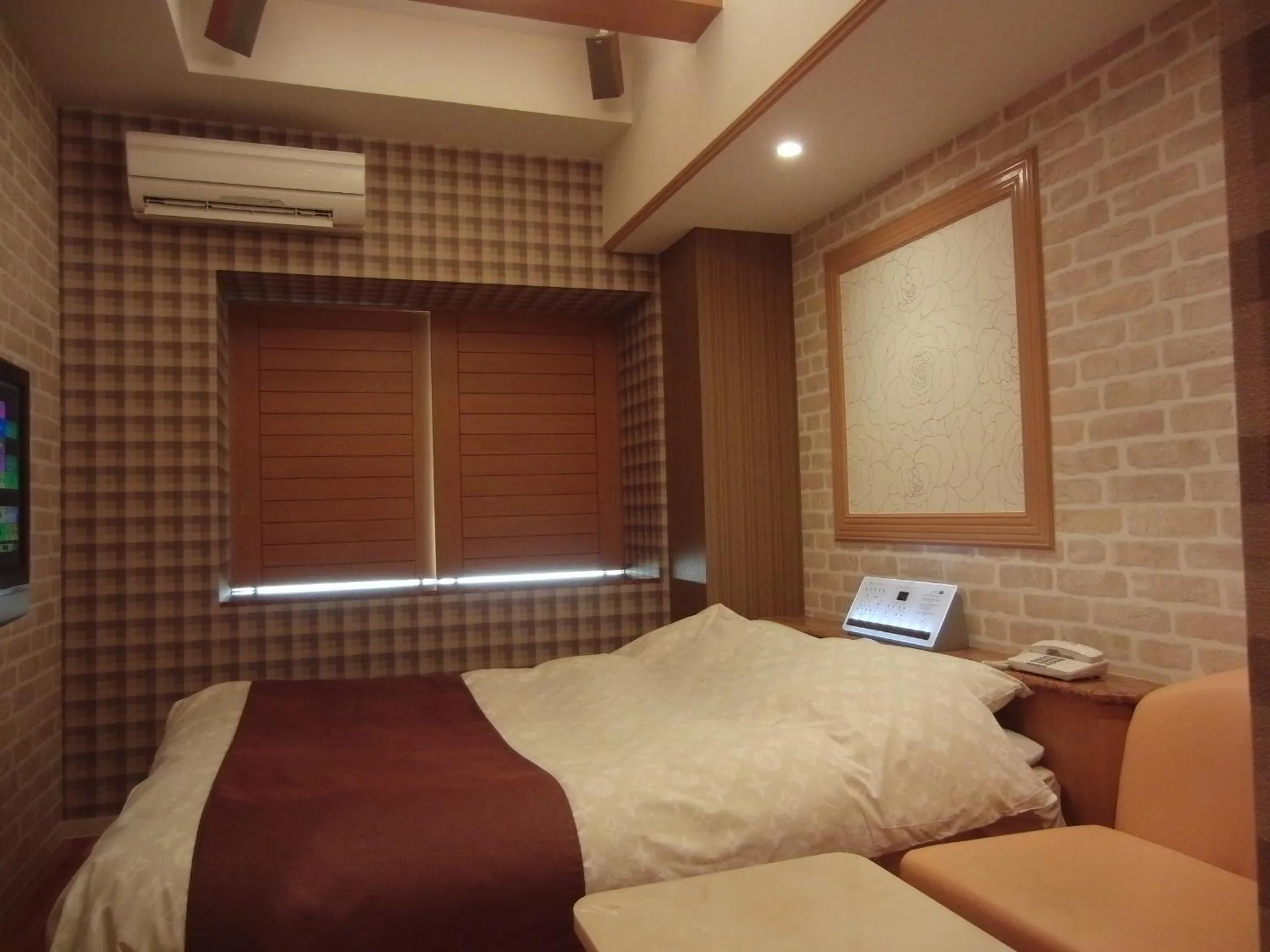 Photo of the whole room, Bed in Hotel Hyper Noah (Adult Only)