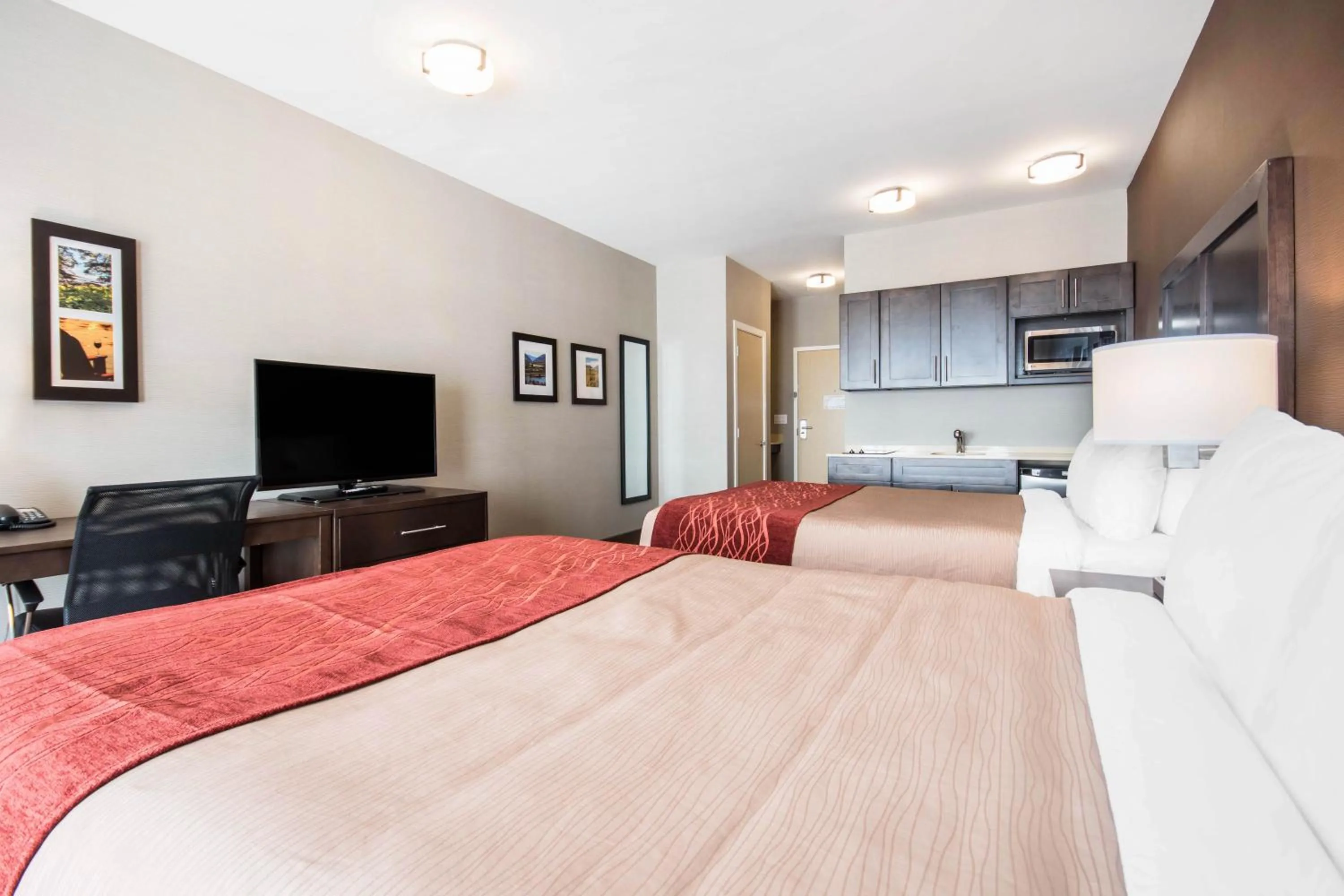 Photo of the whole room in Comfort Inn & Suites Merritt