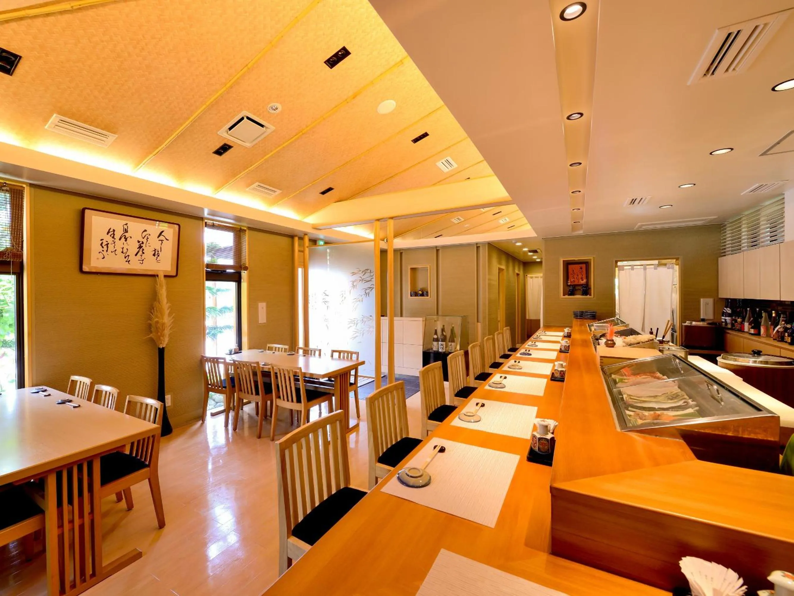 Restaurant/places to eat in Allamanda Imgya Coral Village