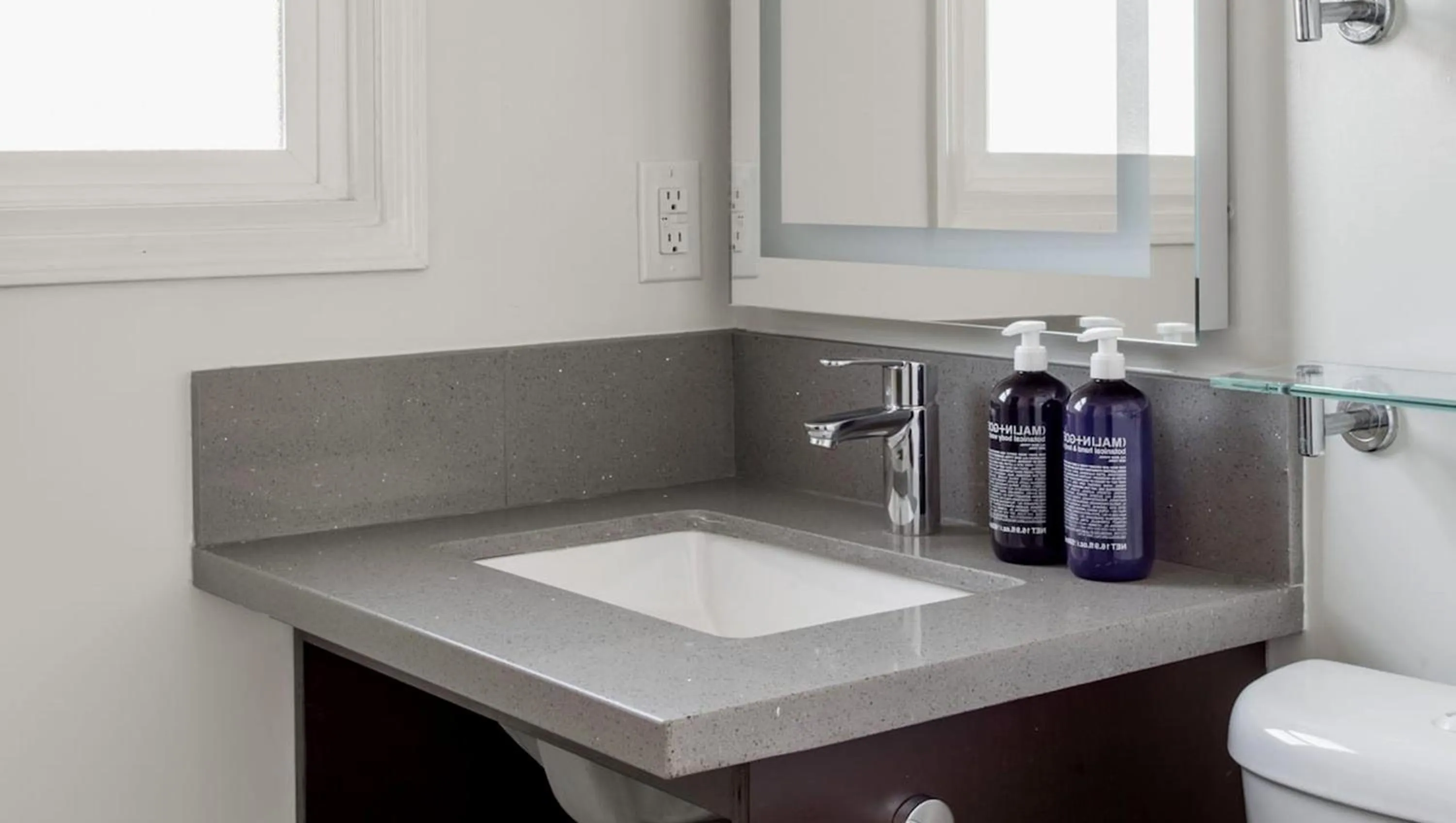 Bathroom in Leland Hotel Palo Alto