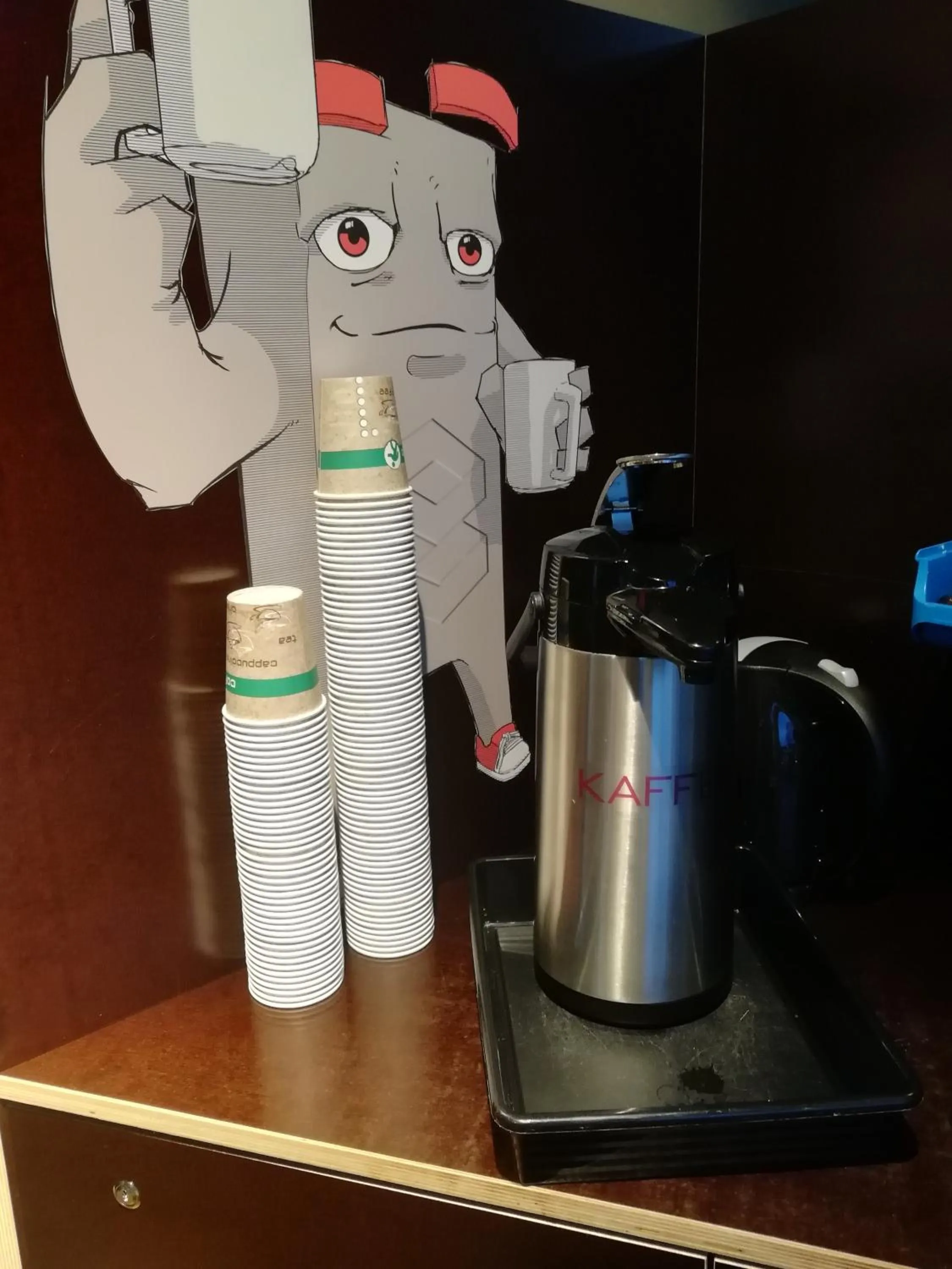 Food and drinks in BoxHotel Göttingen (App Based Hotel)