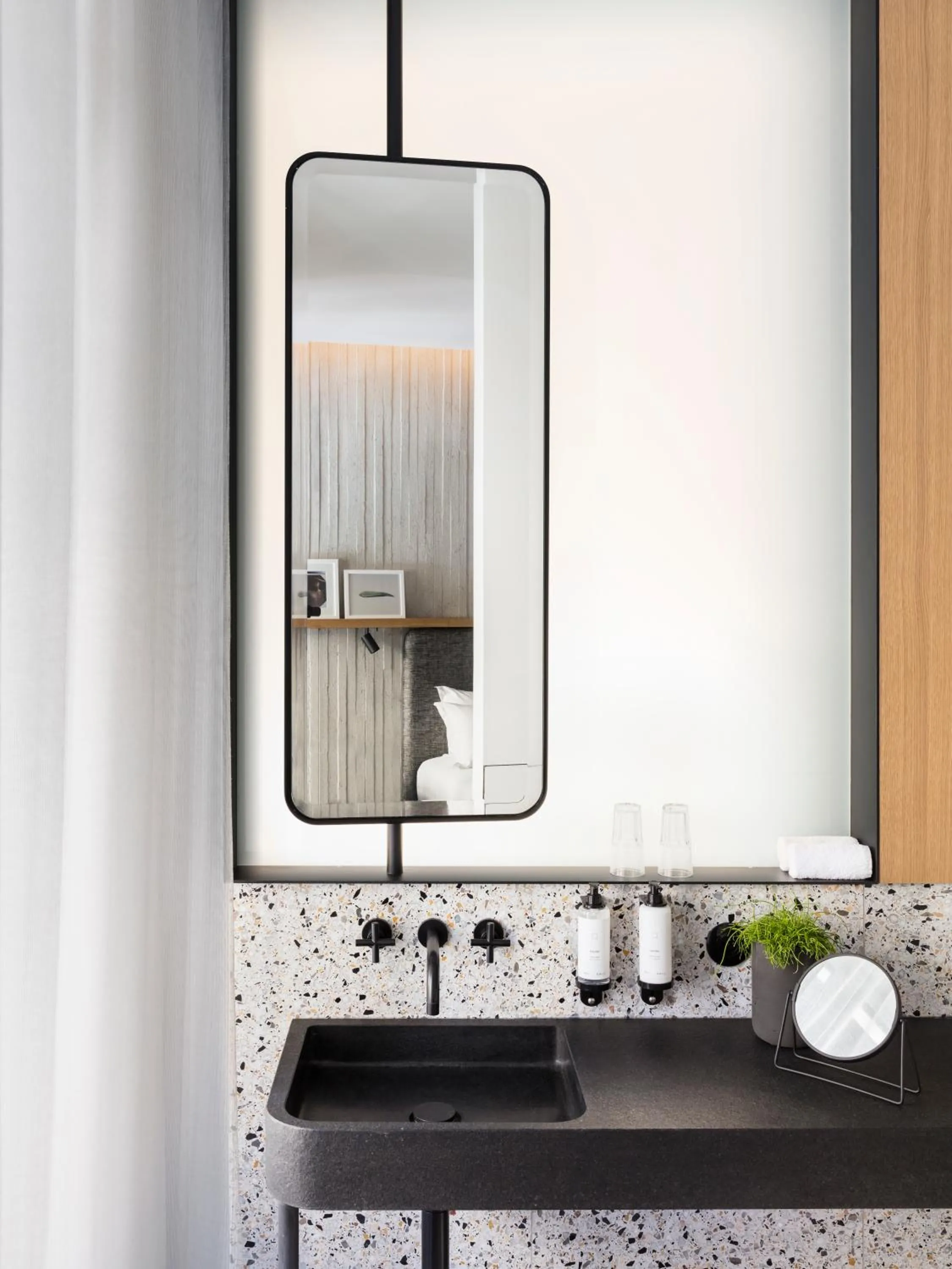 Bathroom in Hôtel National Des Arts et Métiers