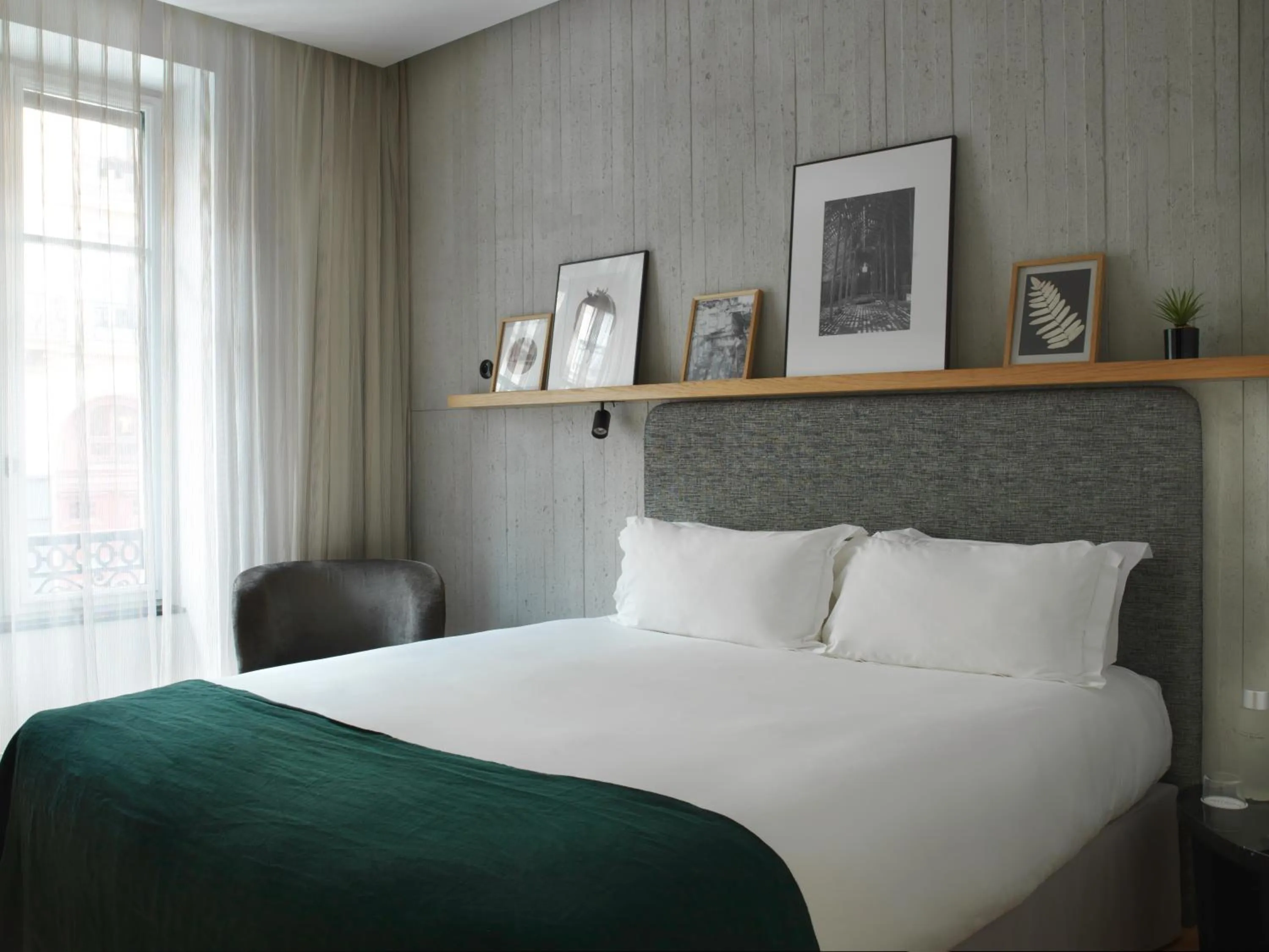 Bed in Hôtel National Des Arts et Métiers