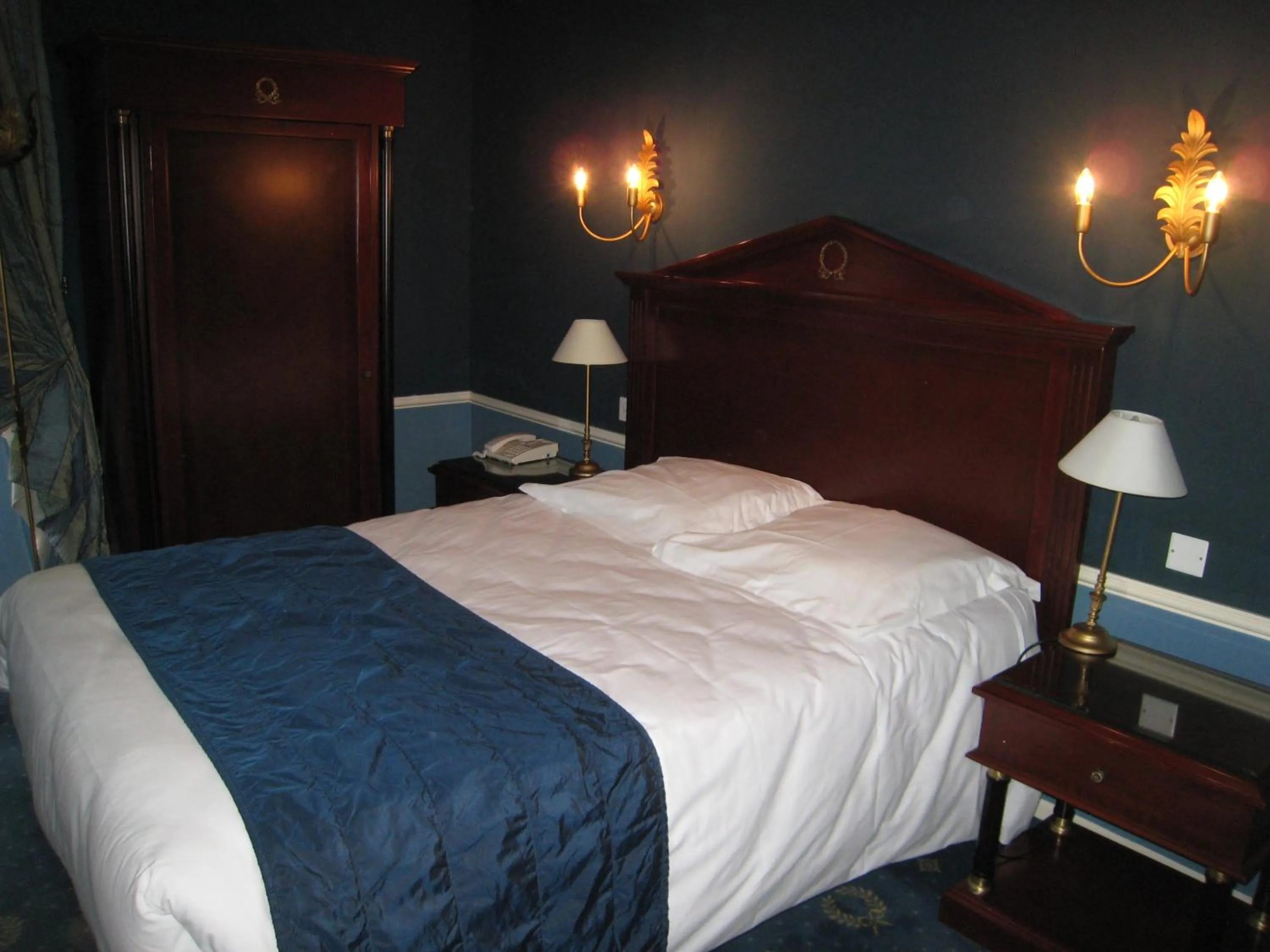 Bedroom, Bed in Hôtel Les Maréchaux